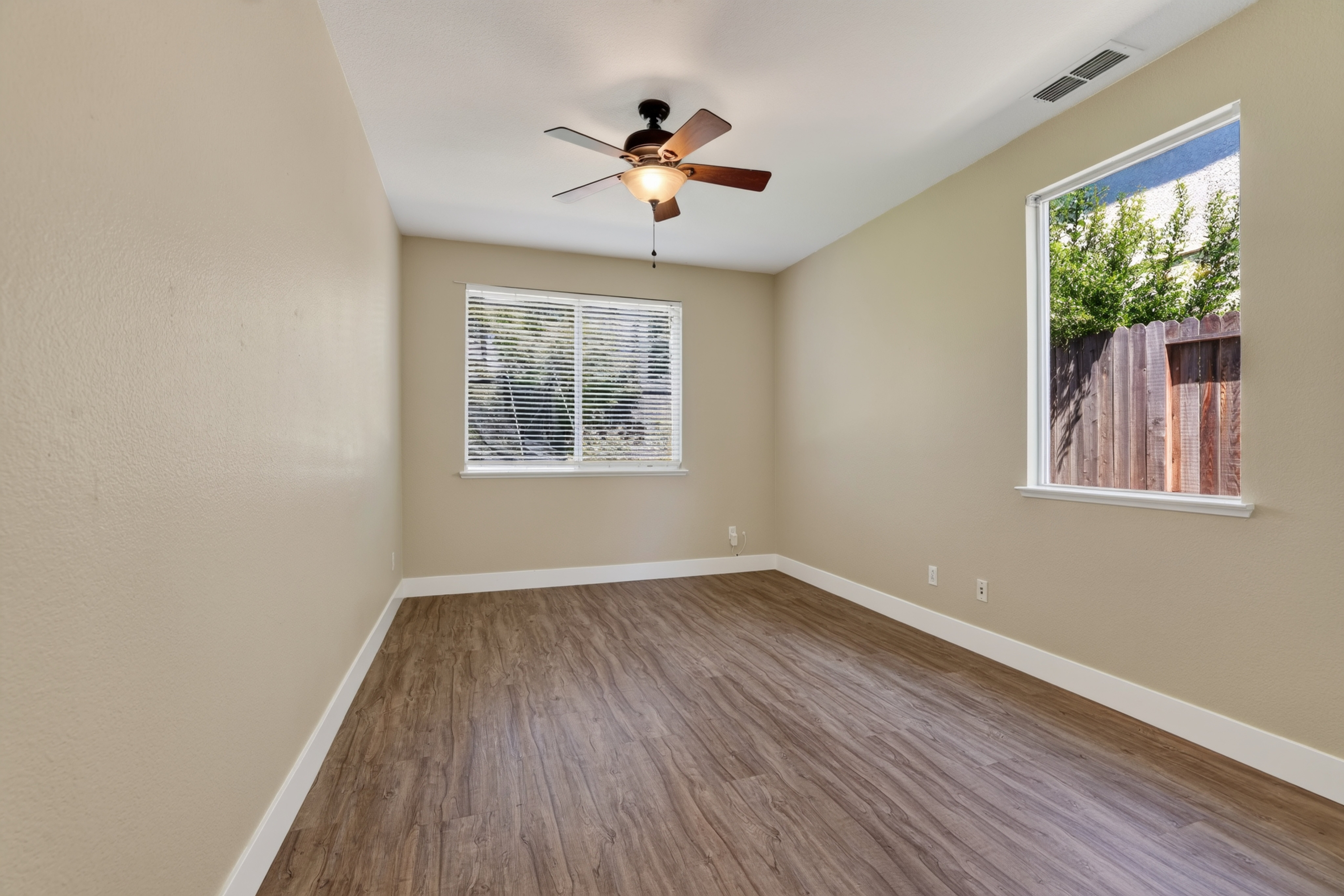  2519 Parkcrest Way, Roseville, CA, 95747 - 物件實景
