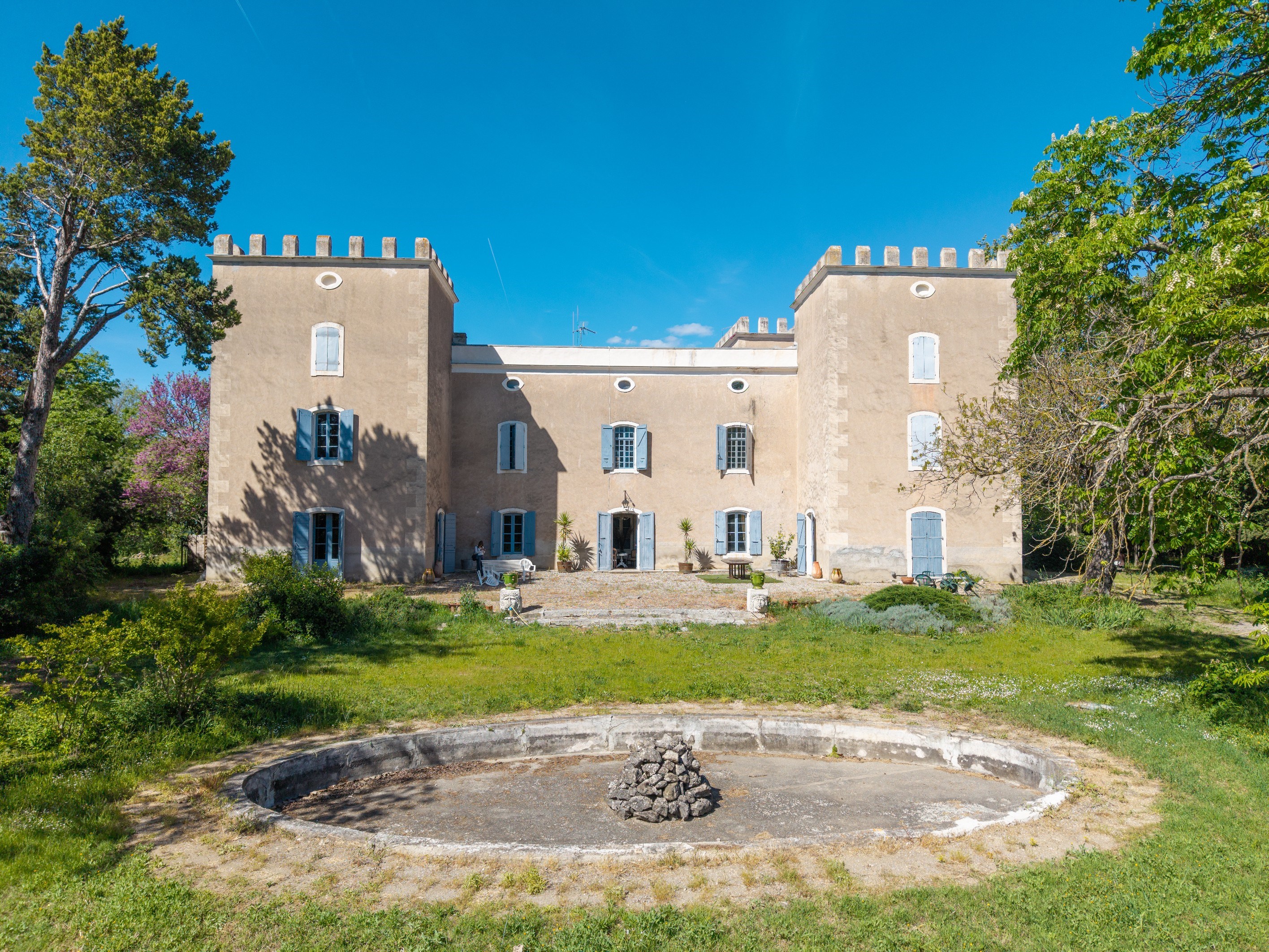 Exceptional vineyard estate – 75 hectares – Castle, grounds, swimming pool, and… - 物件實景