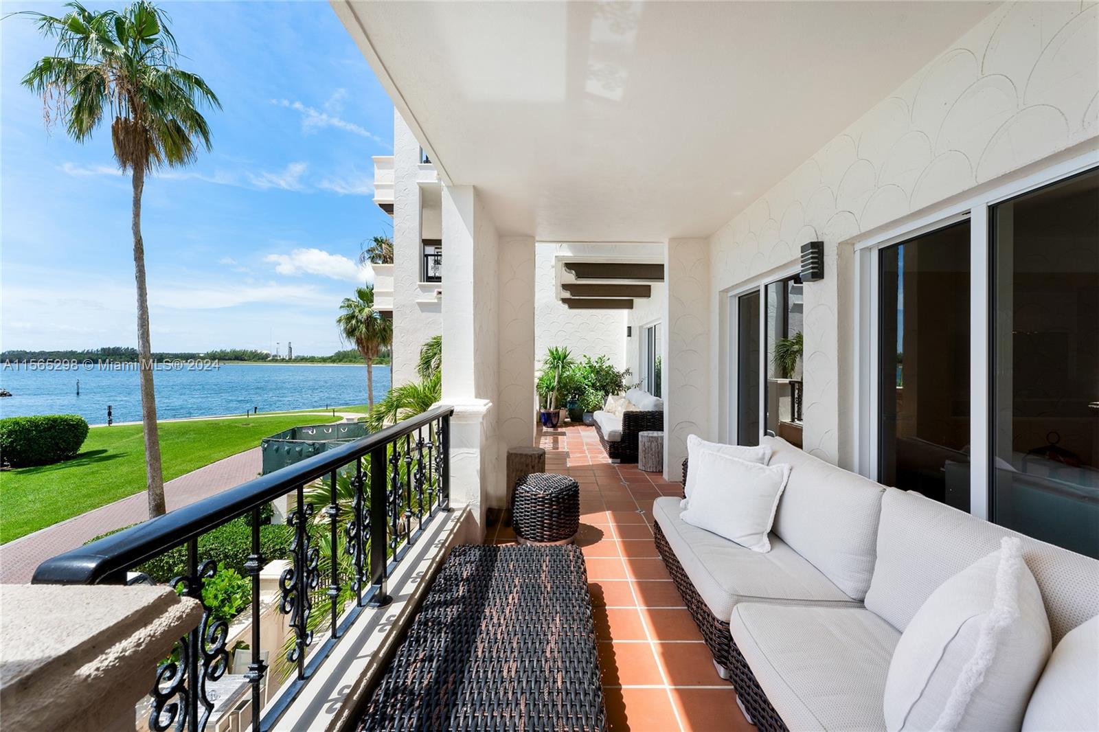Miami Beach, Florida, 33109, United States, 3 Bedrooms Bedrooms, ,4 BathroomsBathrooms,Residential,For Sale,1926263