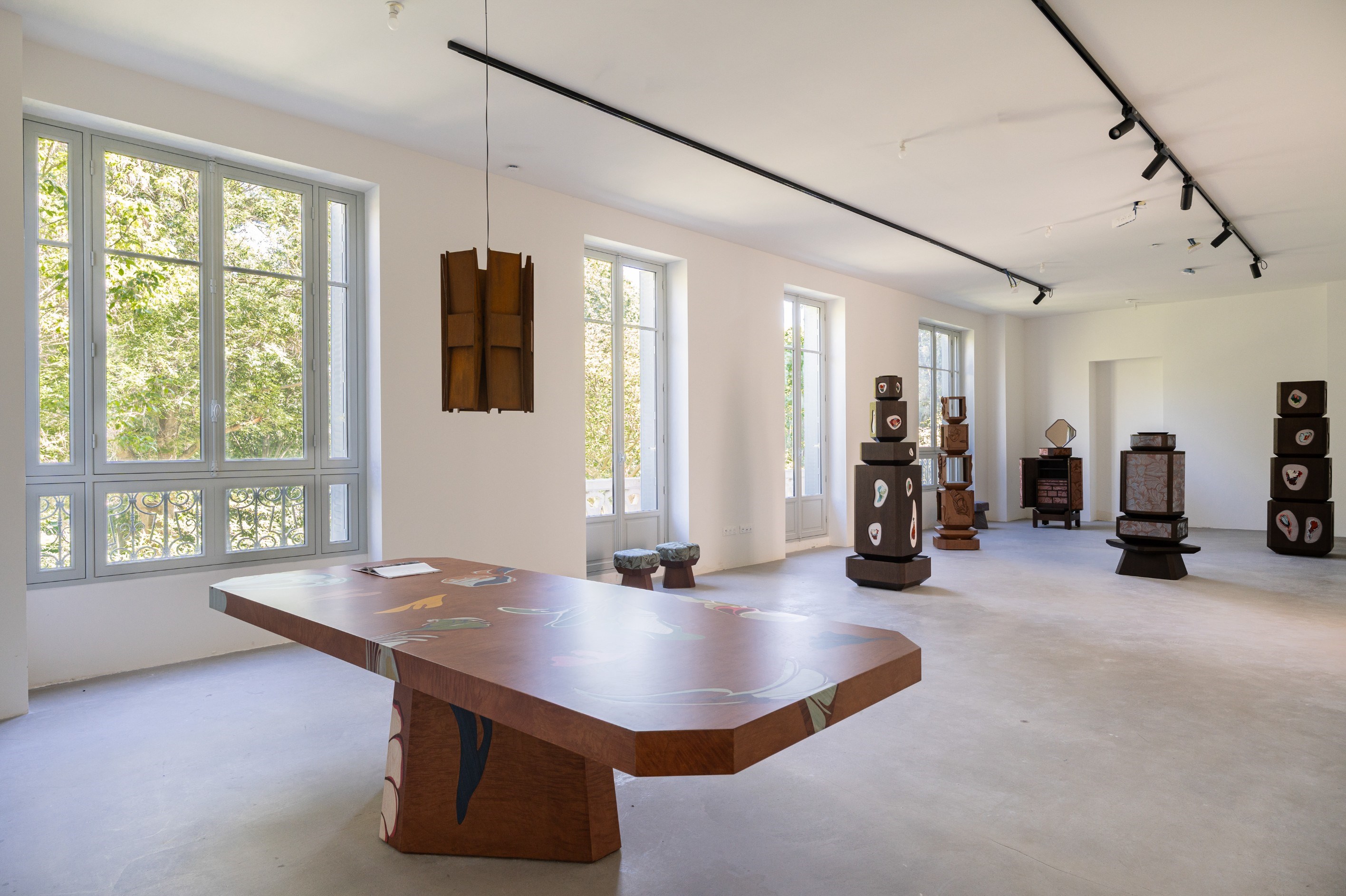  Private mansion between a ceremonial courtyard and a garden opening onto Parc M… - 物件實景