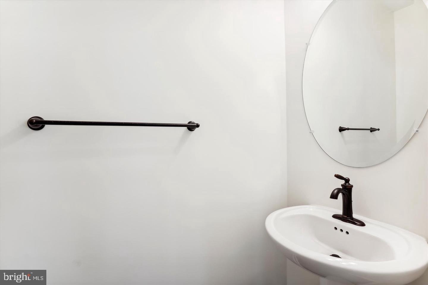 Amissville, Virginia, 20106, United States, 3 Bedrooms Bedrooms, ,2 BathroomsBathrooms,Residential,For Sale,1981085