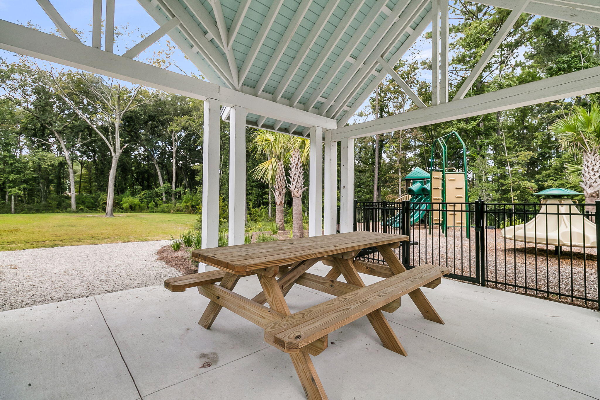 Charleston, South Carolina, 29492, United States, 4 Bedrooms Bedrooms, ,4 BathroomsBathrooms,Residential,For Sale,1979260