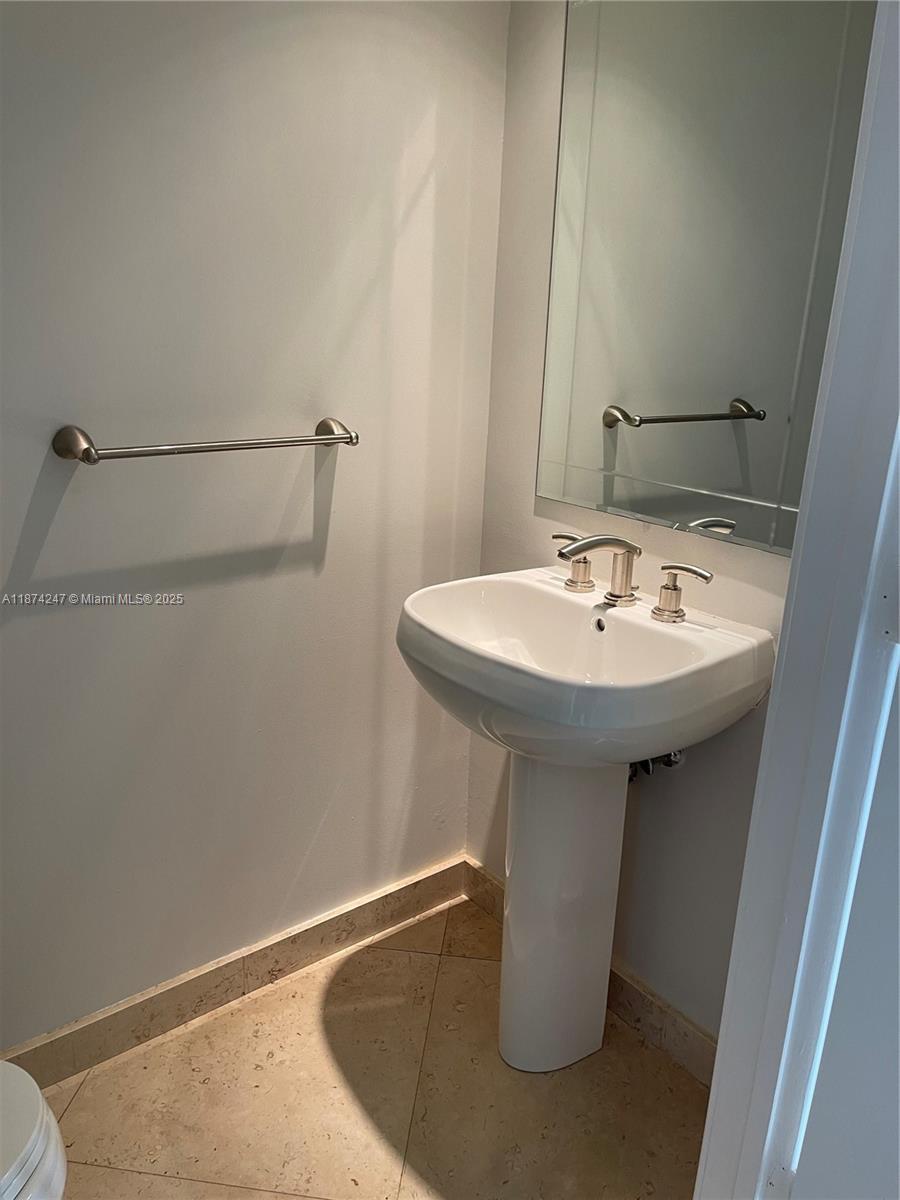 Miami, Florida, 33131, United States, 2 Bedrooms Bedrooms, ,3 BathroomsBathrooms,Residential,For Sale,1942203