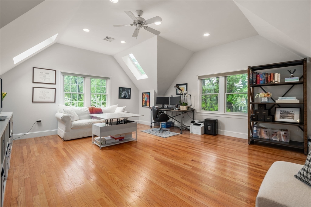 Newton, Massachusetts, 02468, United States, 5 Bedrooms Bedrooms, ,6 BathroomsBathrooms,Residential,For Sale,1805329