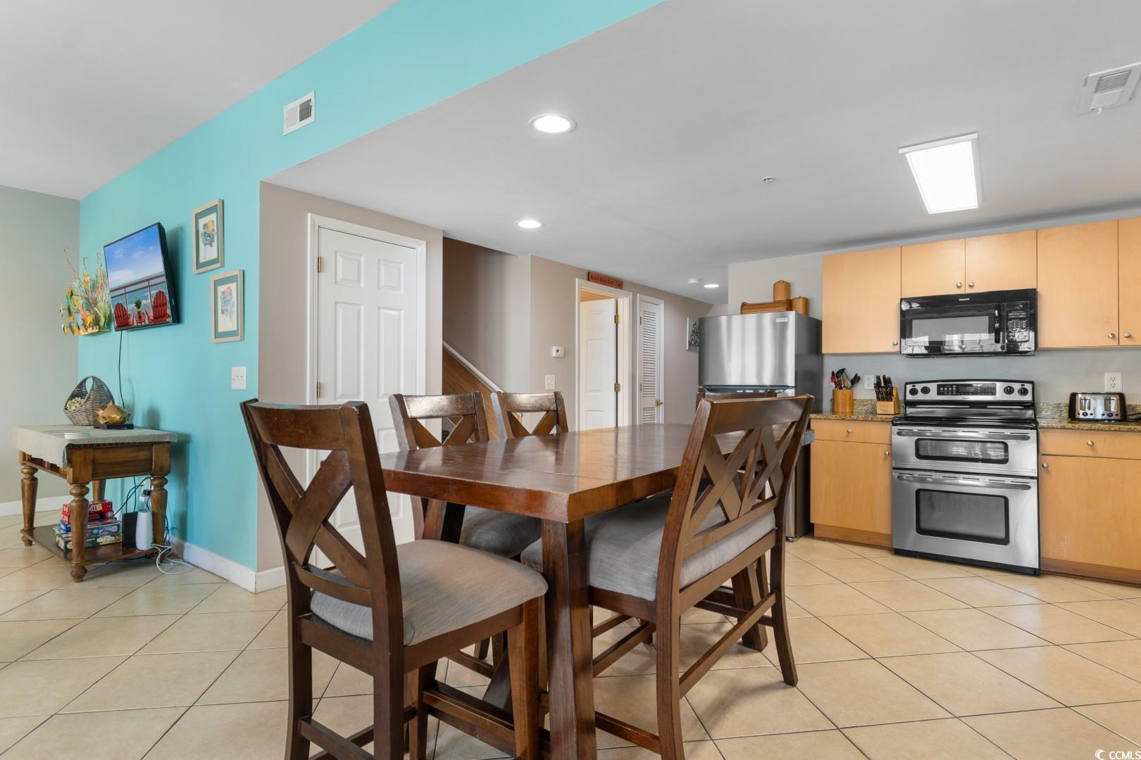 North Myrtle Beach, South Carolina, 29582, United States, 6 Bedrooms Bedrooms, ,4 BathroomsBathrooms,Residential,For Sale,1903023