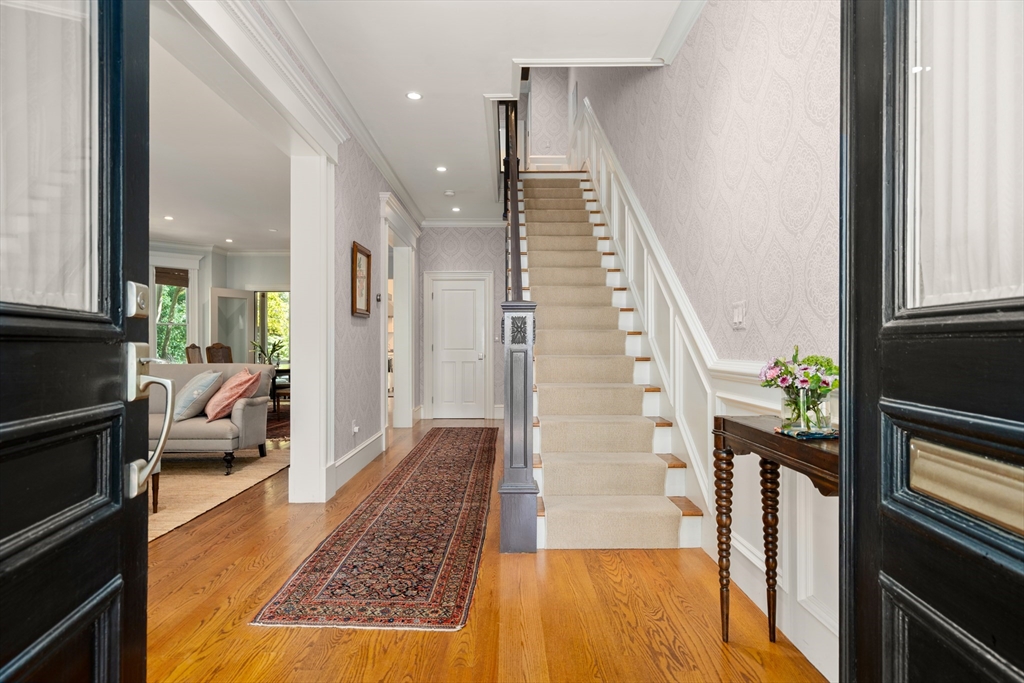 Cambridge, Massachusetts, 02140, United States, 4 Bedrooms Bedrooms, ,4 BathroomsBathrooms,Residential,For Sale,1947050