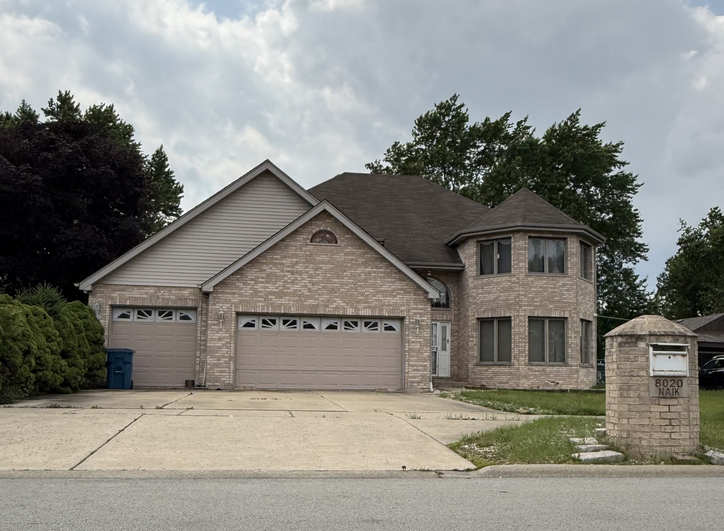 Burbank, Illinois, 60459, United States, 4 Bedrooms Bedrooms, ,3 BathroomsBathrooms,Residential,For Sale,1921383