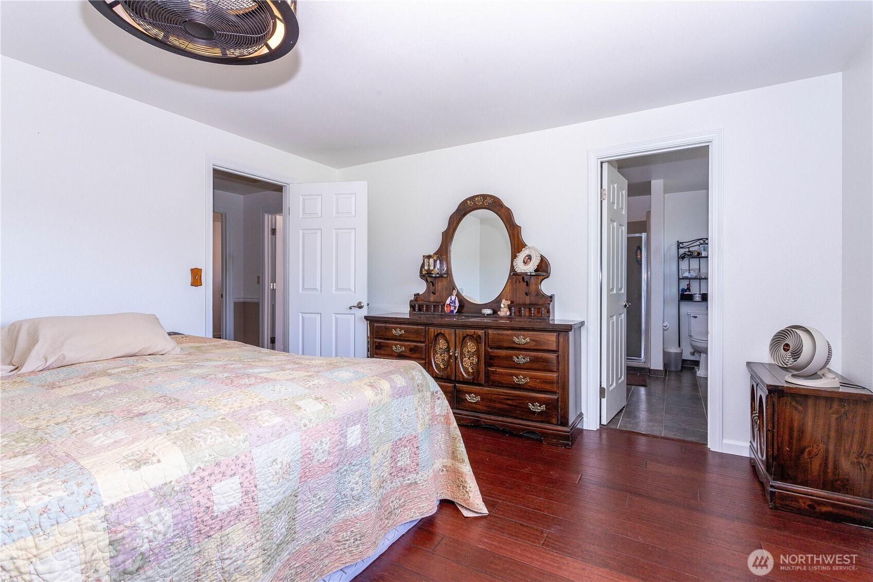 FEDERAL WAY, Washington, 98003, United States, 3 Bedrooms Bedrooms, ,3 BathroomsBathrooms,Residential,For Sale,1874810