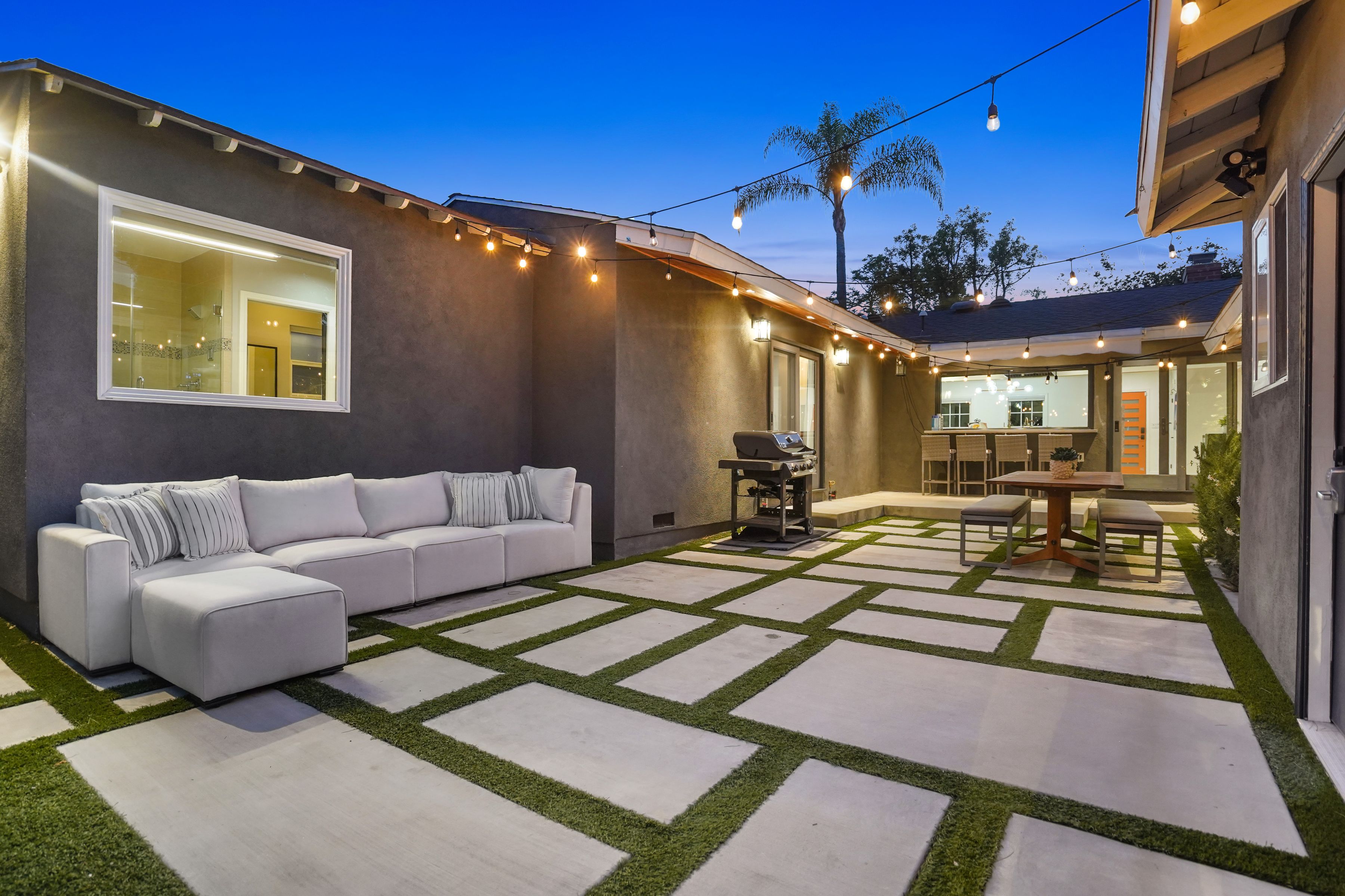  4744 Camellia Avenue - 物件實景