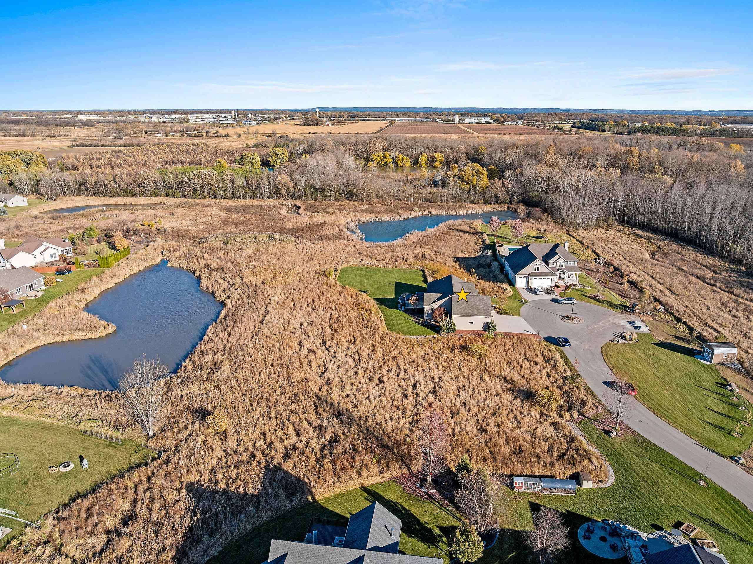 NEENAH, Wisconsin, 54956, United States, 3 Bedrooms Bedrooms, ,3 BathroomsBathrooms,Residential,For Sale,1986561