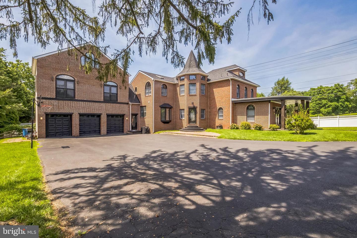 Wilmington, Delaware, 19805, United States, 6 Bedrooms Bedrooms, ,4 BathroomsBathrooms,Residential,For Sale,1940653
