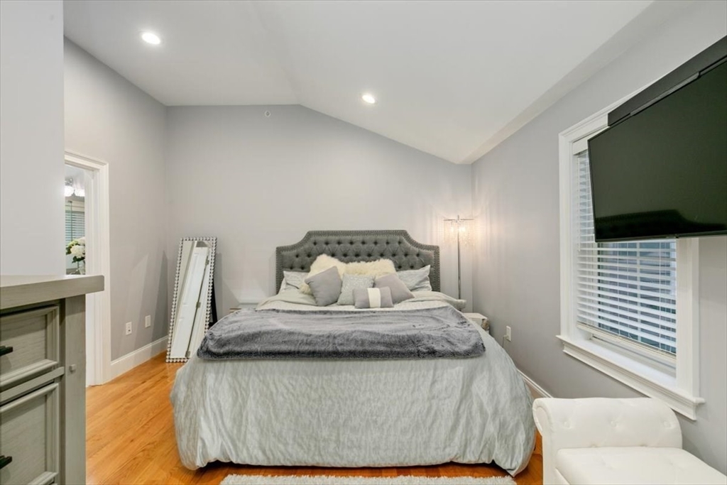 Danvers, Massachusetts, 01923, United States, 2 Bedrooms Bedrooms, ,3 BathroomsBathrooms,Residential,For Sale,1994668