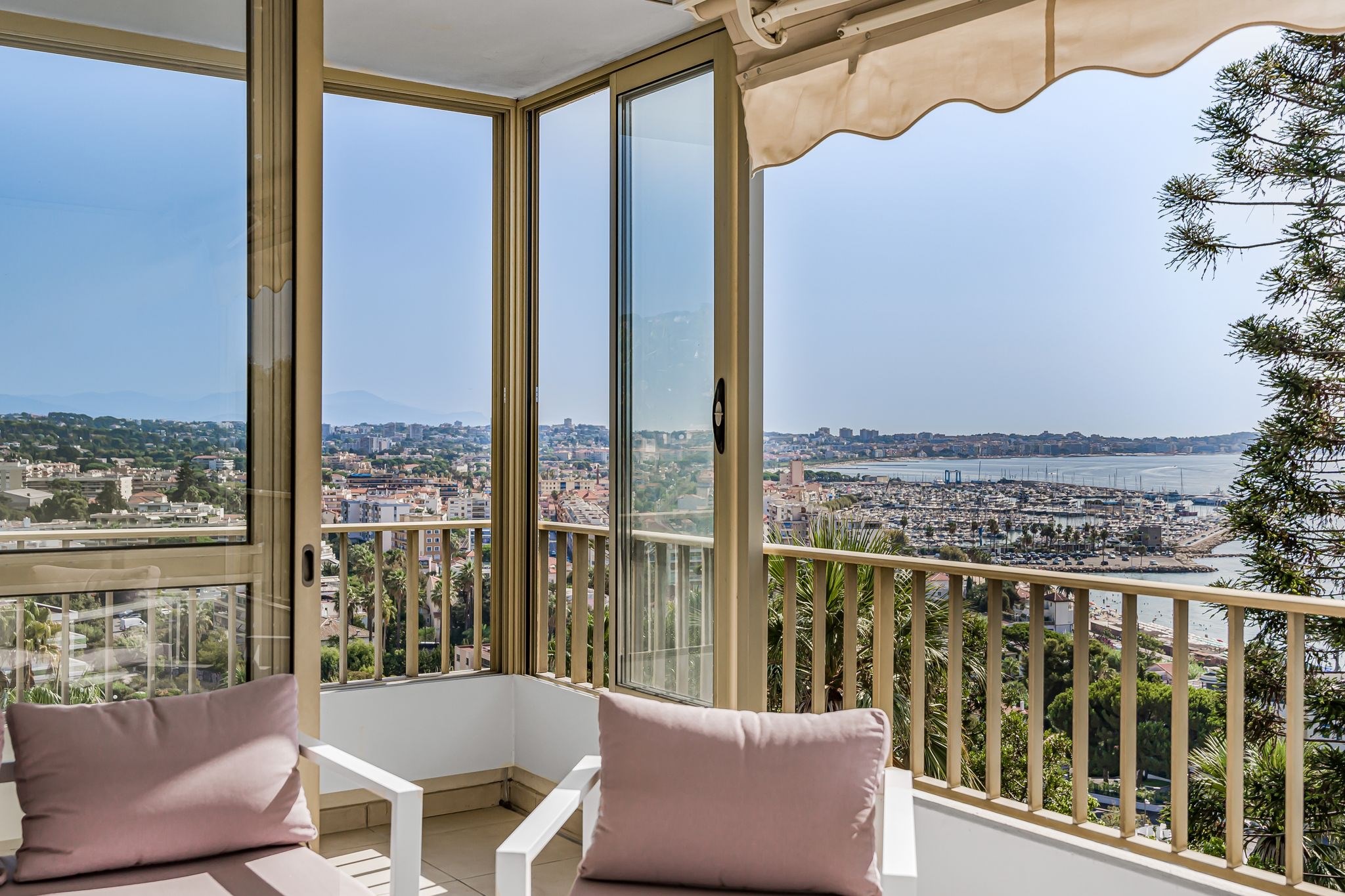  Panoramic Sea View – Elegant Renovated Three-Bedroom Apartment in a Prestigious… - 物件實景