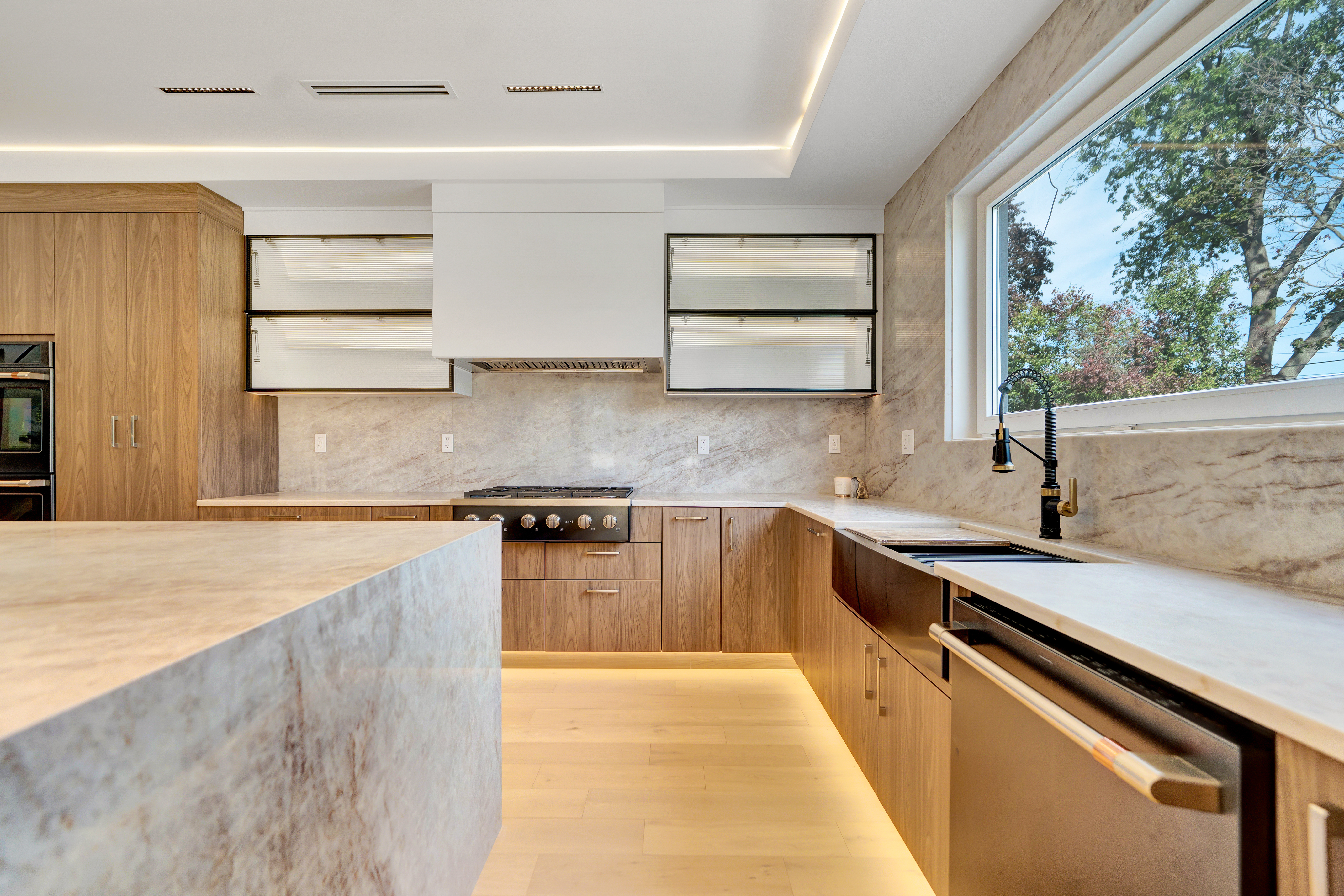  748 Carman Avenue, Westbury, NY, 11590 - 物件實景