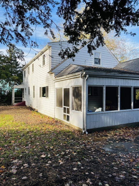 Framingham, Massachusetts, 01702, United States, 4 Bedrooms Bedrooms, ,2 BathroomsBathrooms,Residential,For Sale,1967080