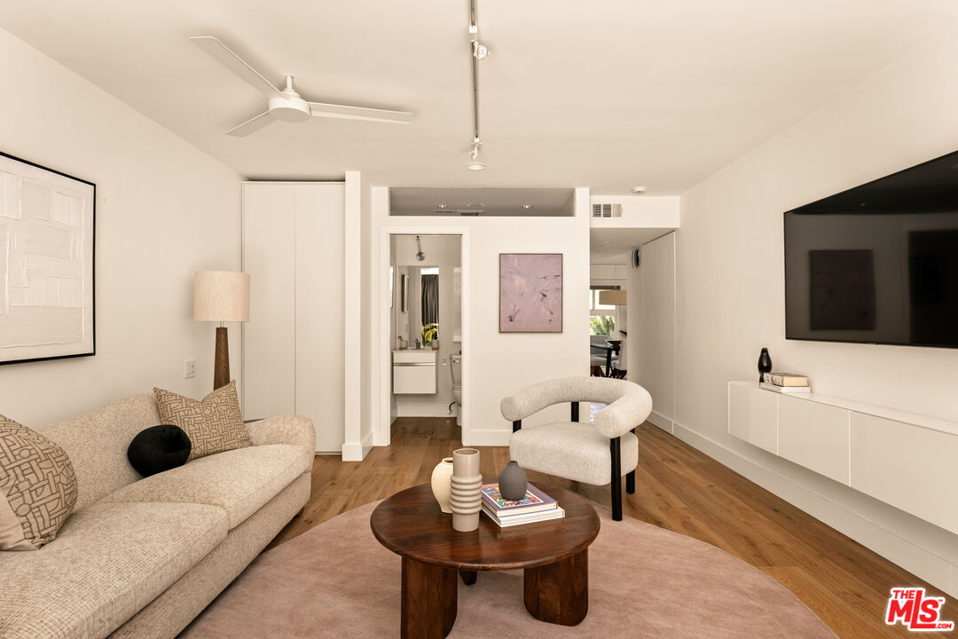 Los Angeles, California, 90027, United States, 4 Bedrooms Bedrooms, ,2 BathroomsBathrooms,Residential,For Sale,1989573