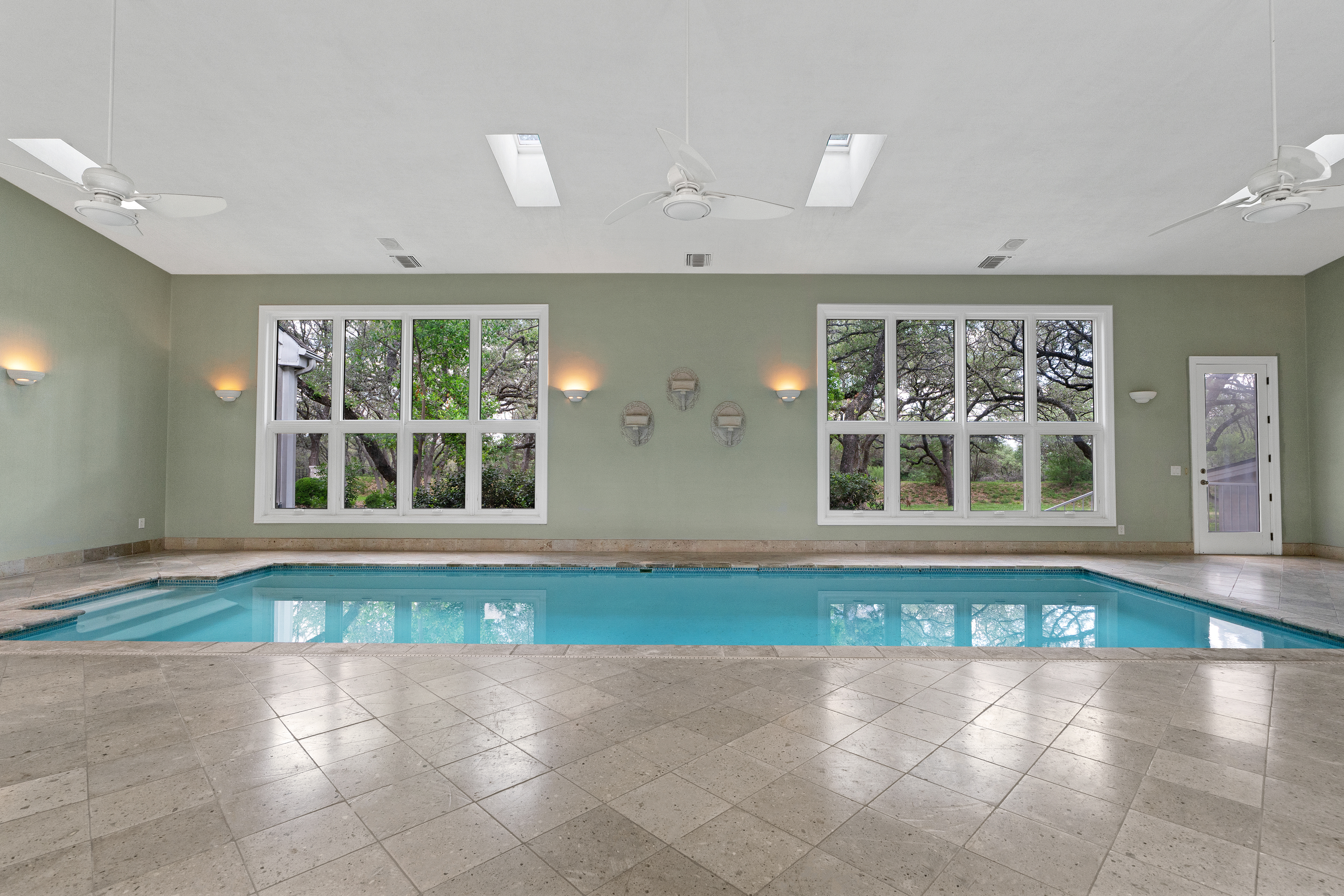  Timeless Estate in the Heart of Hill Country Village - 物件實景