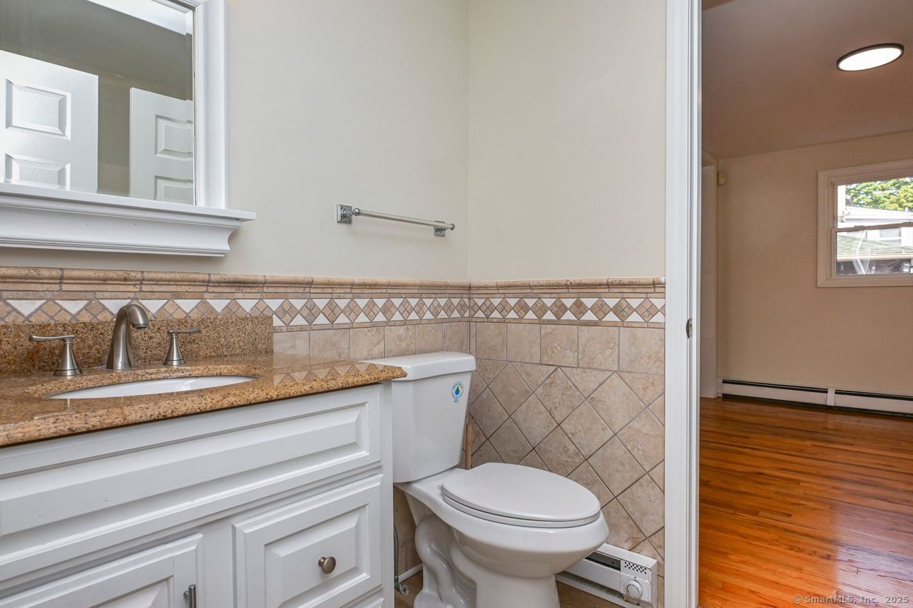 Wallingford, Connecticut, 06492, United States, 6 Bedrooms Bedrooms, ,4 BathroomsBathrooms,Residential,For Sale,1989730