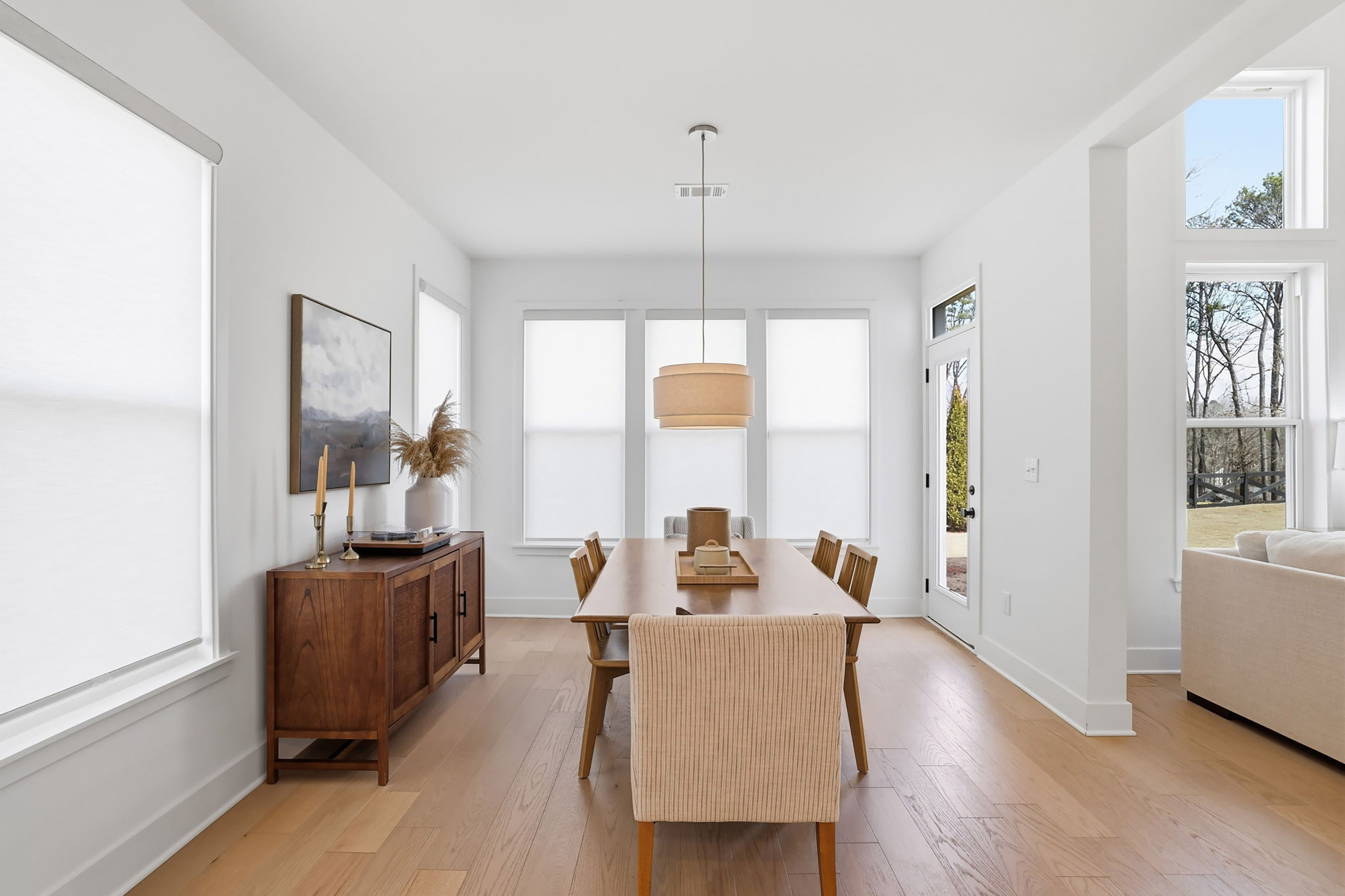  Stunning White Brick Modern Farmhouse Blends Timeless Charm with Elevated Design - 物件實景