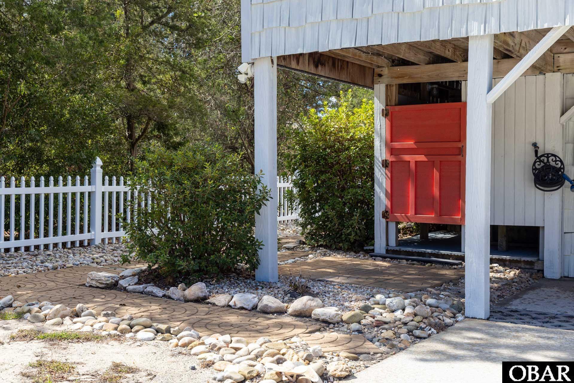 Kill Devil Hills, North Carolina, 27948, United States, 3 Bedrooms Bedrooms, ,2 BathroomsBathrooms,Residential,For Sale,1957535