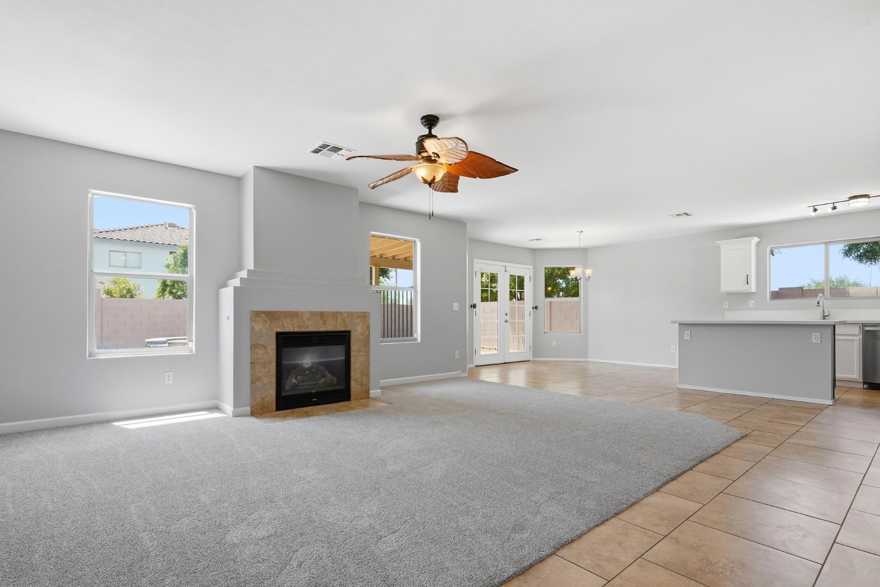  10821 E Forge Circle¦Mesa, AZ - 物件實景