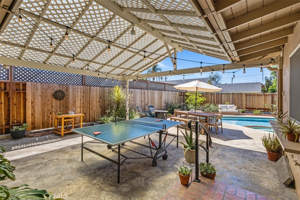 Costa Mesa, California, 92627, United States, 4 Bedrooms Bedrooms, ,3 BathroomsBathrooms,Residential,For Sale,1926286