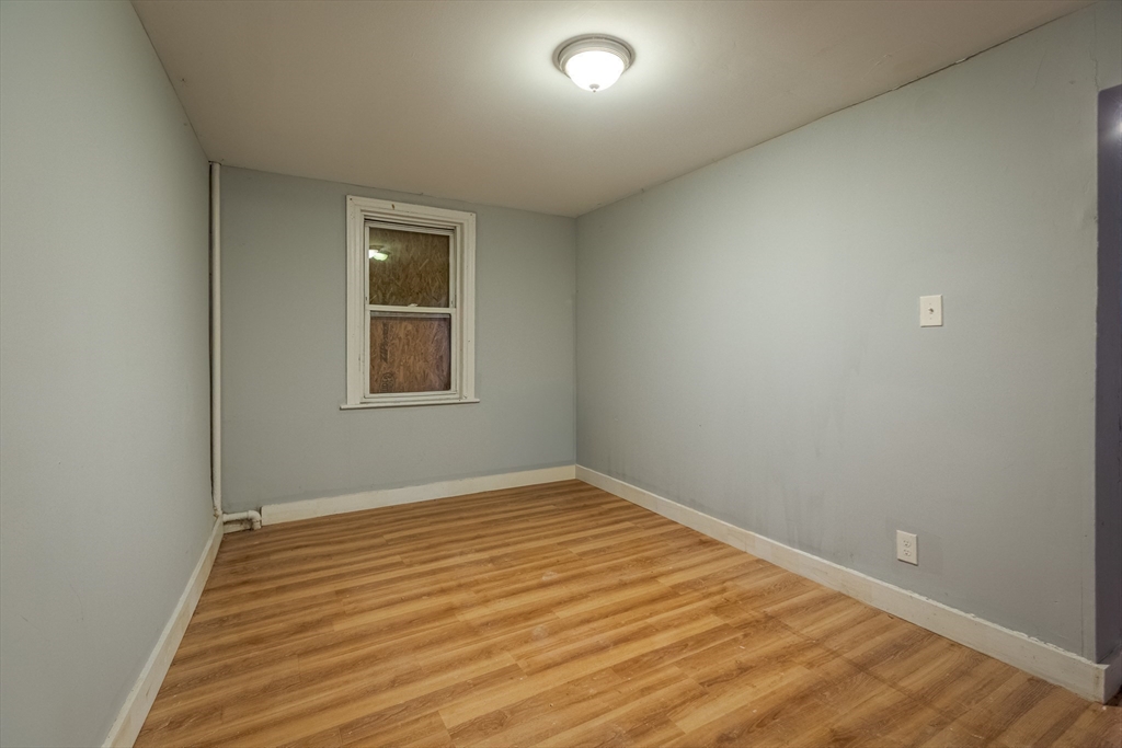 Worcester, Massachusetts, 01604, United States, 8 Bedrooms Bedrooms, ,4 BathroomsBathrooms,Residential,For Sale,1981131