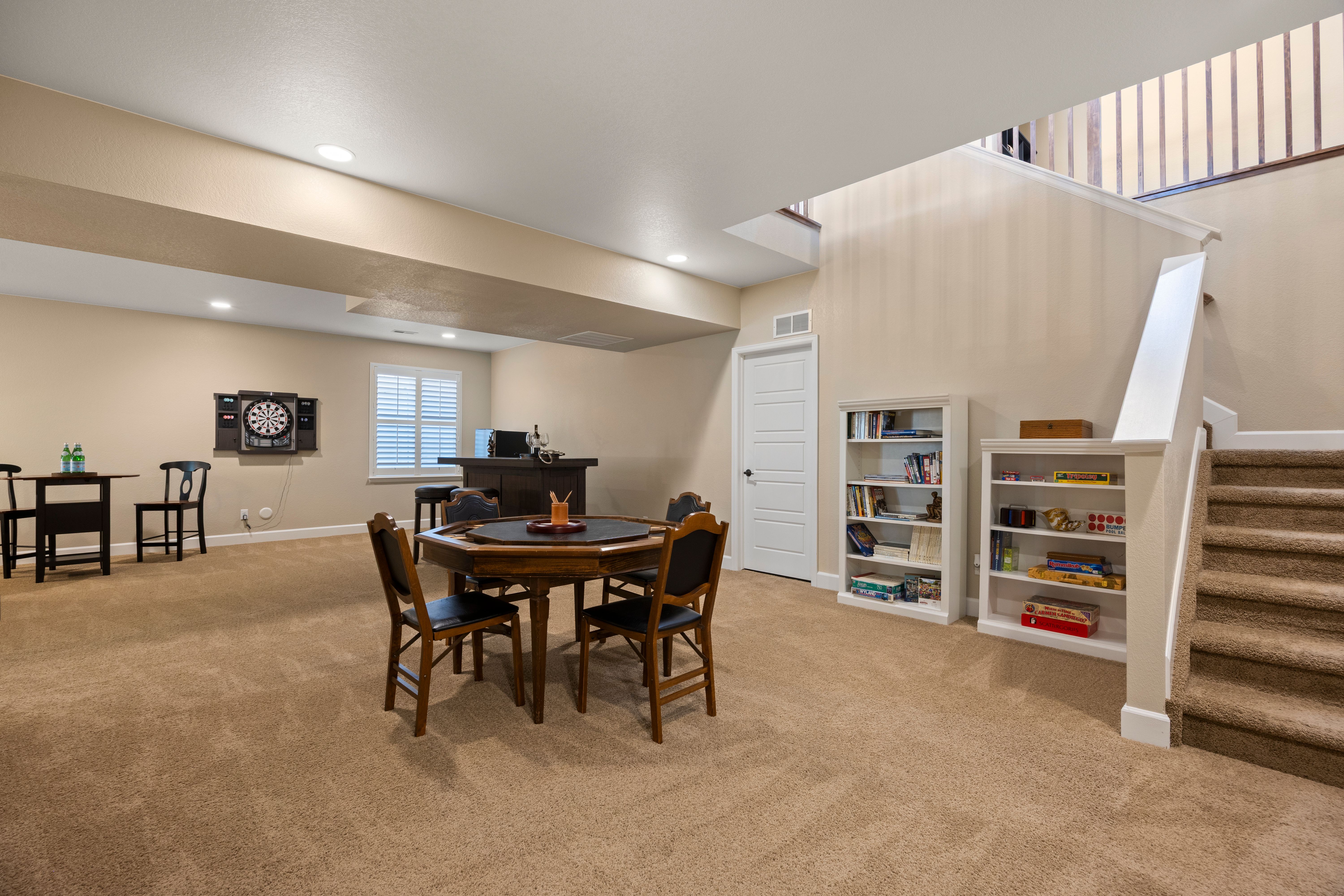  Beautifully Built Ranch Home with over 5,000 Sq Ft of Living Space - 物件實景