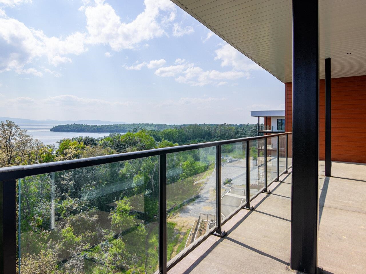 Burlington, Vermont, 05401, United States, 2 Bedrooms Bedrooms, ,1 BathroomBathrooms,Residential,For Sale,1777714