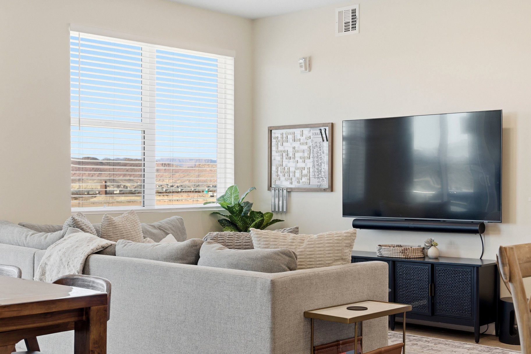  Top-Floor Desert Color Retreat With Lagoon Access & Views - 物件實景