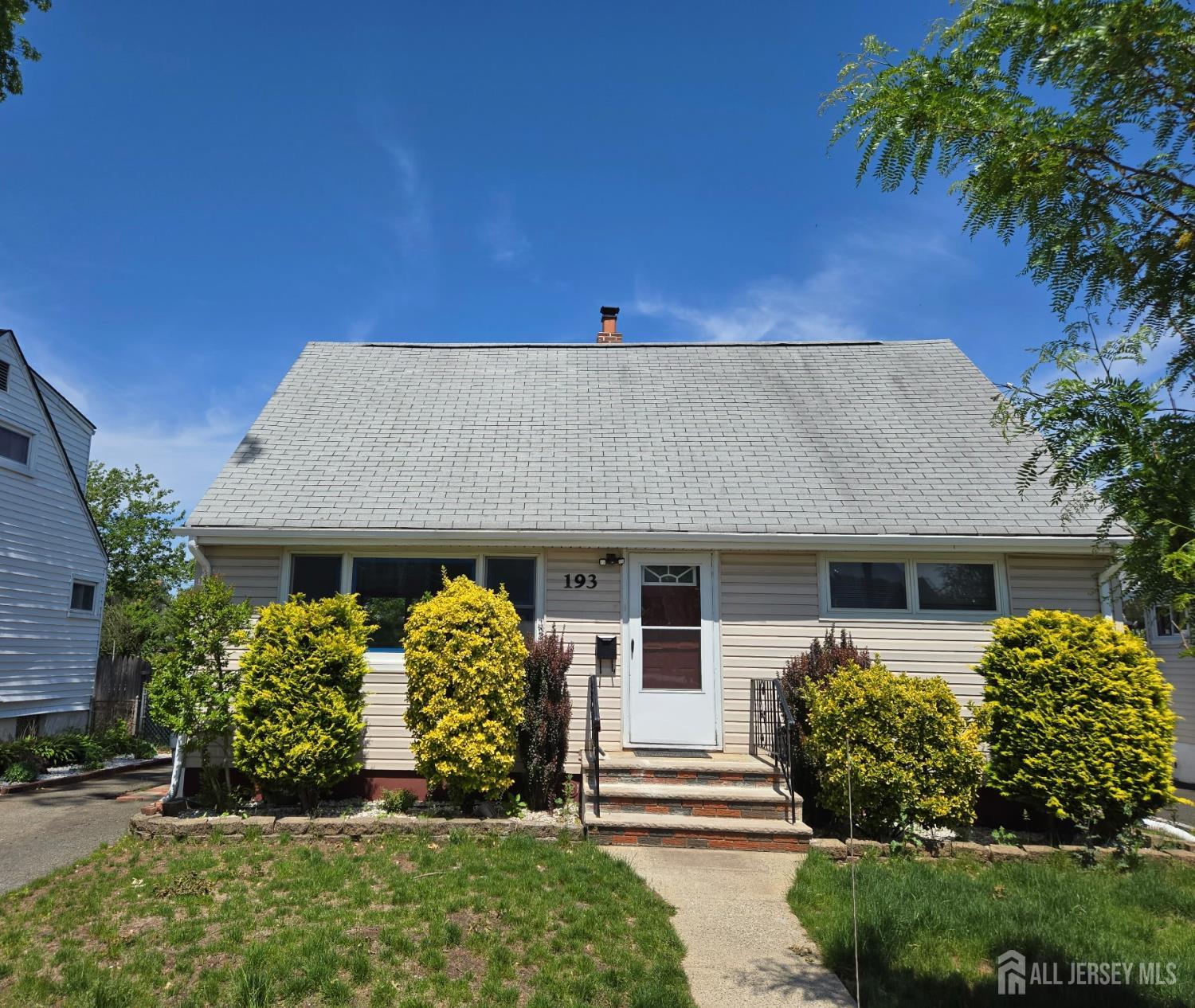 Rahway, New Jersey, 08857, United States, 4 Bedrooms Bedrooms, ,2 BathroomsBathrooms,Residential,For Sale,1906266