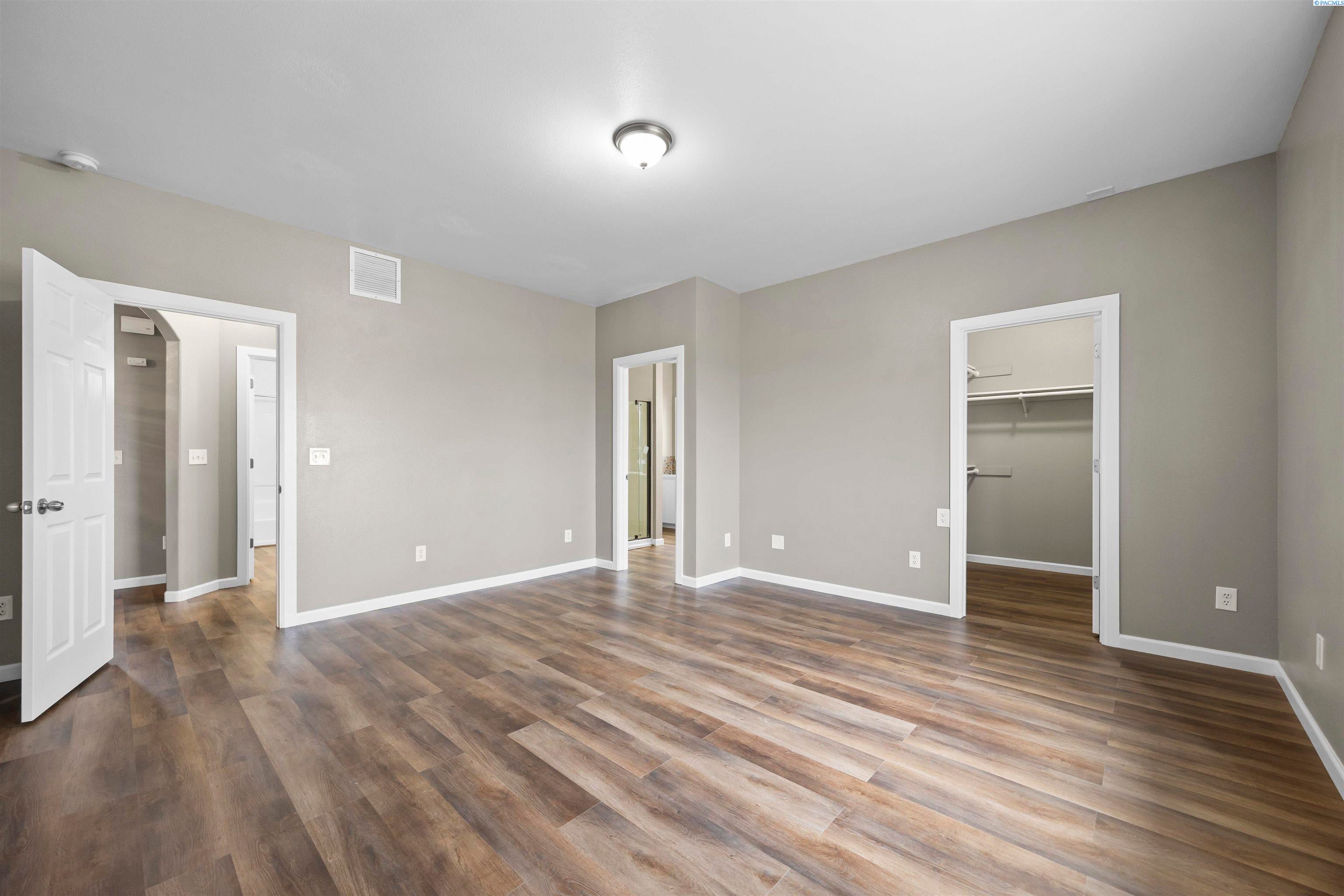 West Richland, Washington, 99353, United States, 5 Bedrooms Bedrooms, ,3 BathroomsBathrooms,Residential,For Sale,2020893