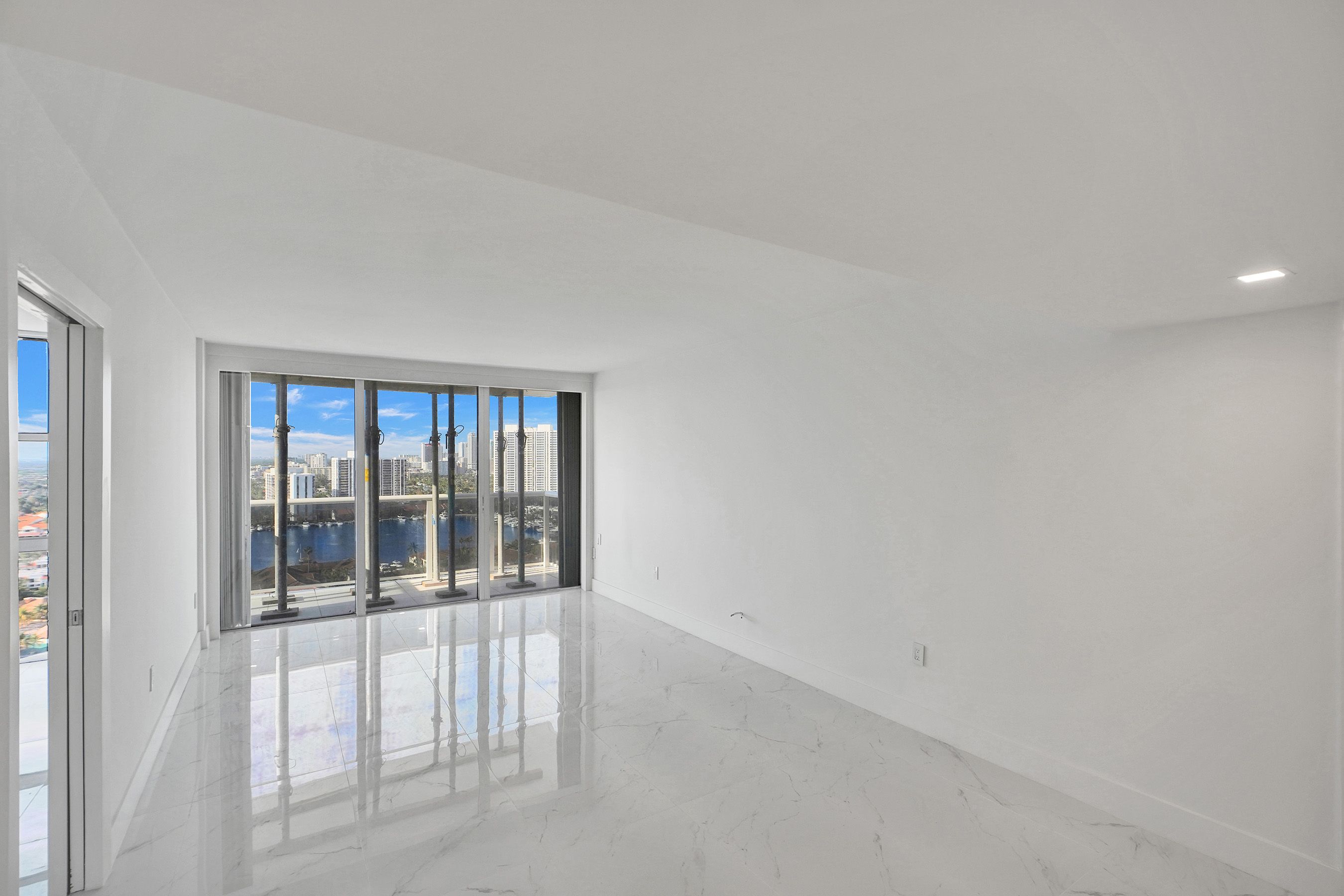 3625 N Country Club Dr, Aventura, FL, 33180 - 物件實景