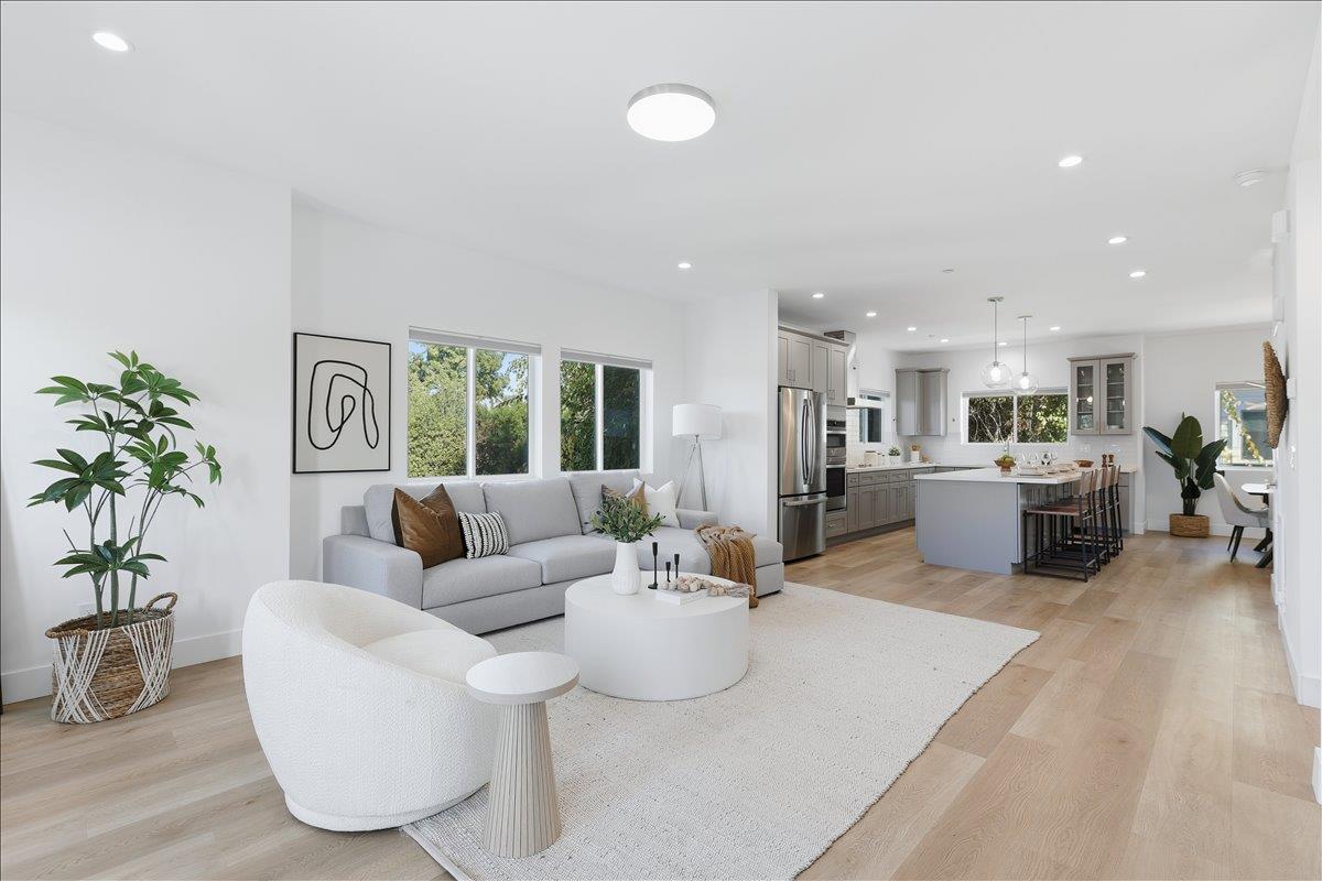 Mountain View, California, 94043, United States, 4 Bedrooms Bedrooms, ,4 BathroomsBathrooms,Residential,For Sale,1989678