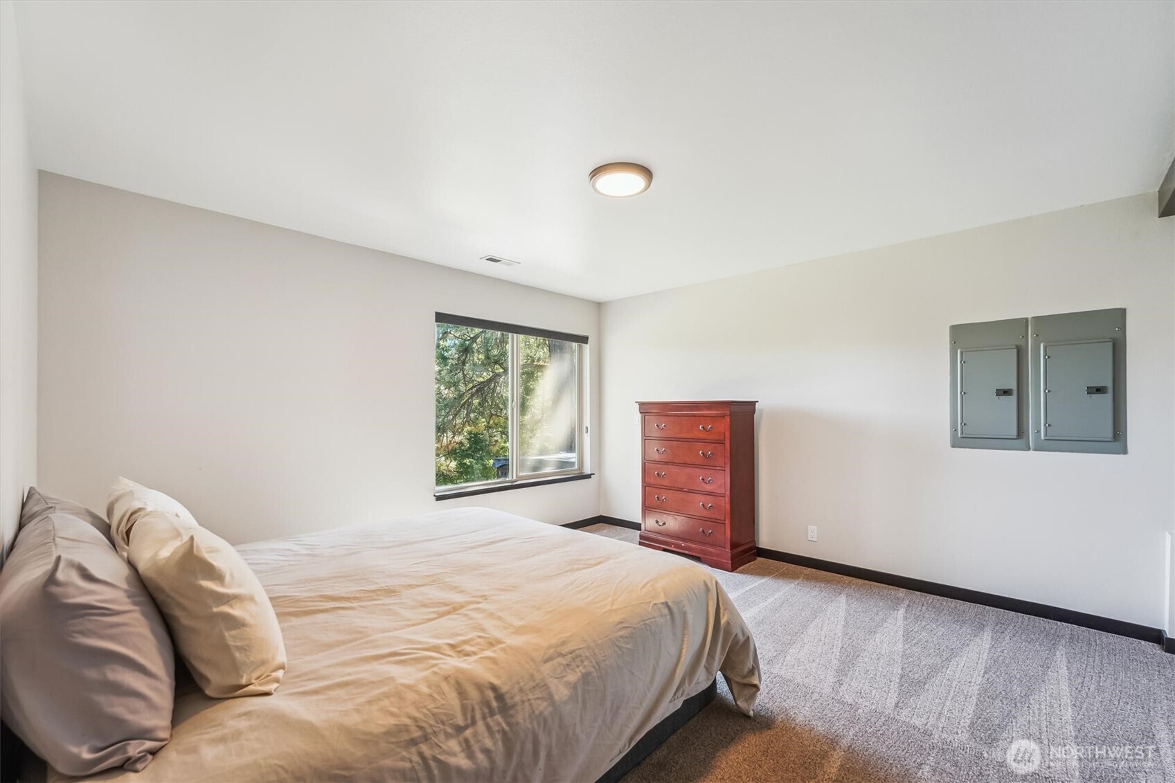 Cle Elum, Washington, 98922, United States, 3 Bedrooms Bedrooms, ,Residential,For Sale,1804011