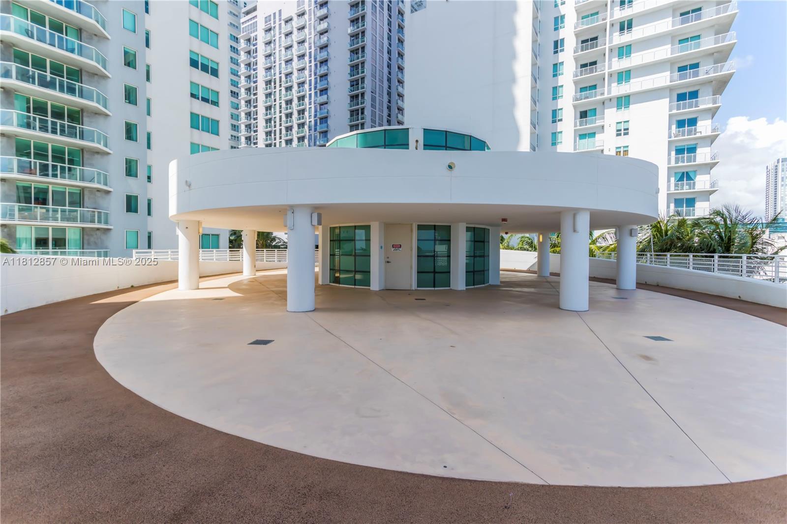 Miami, Florida, 33132, United States, 2 Bedrooms Bedrooms, ,2 BathroomsBathrooms,Residential,For Sale,1838941