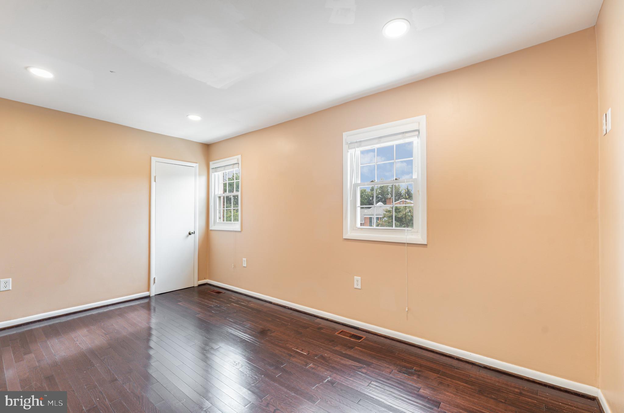 Lorton, Virginia, 22079, United States, 3 Bedrooms Bedrooms, ,4 BathroomsBathrooms,Residential,For Sale,1980016