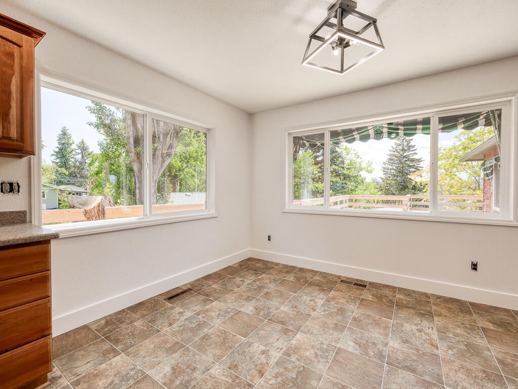 Klamath Falls, Oregon, 97601, United States, 3 Bedrooms Bedrooms, ,3 BathroomsBathrooms,Residential,For Sale,1859648