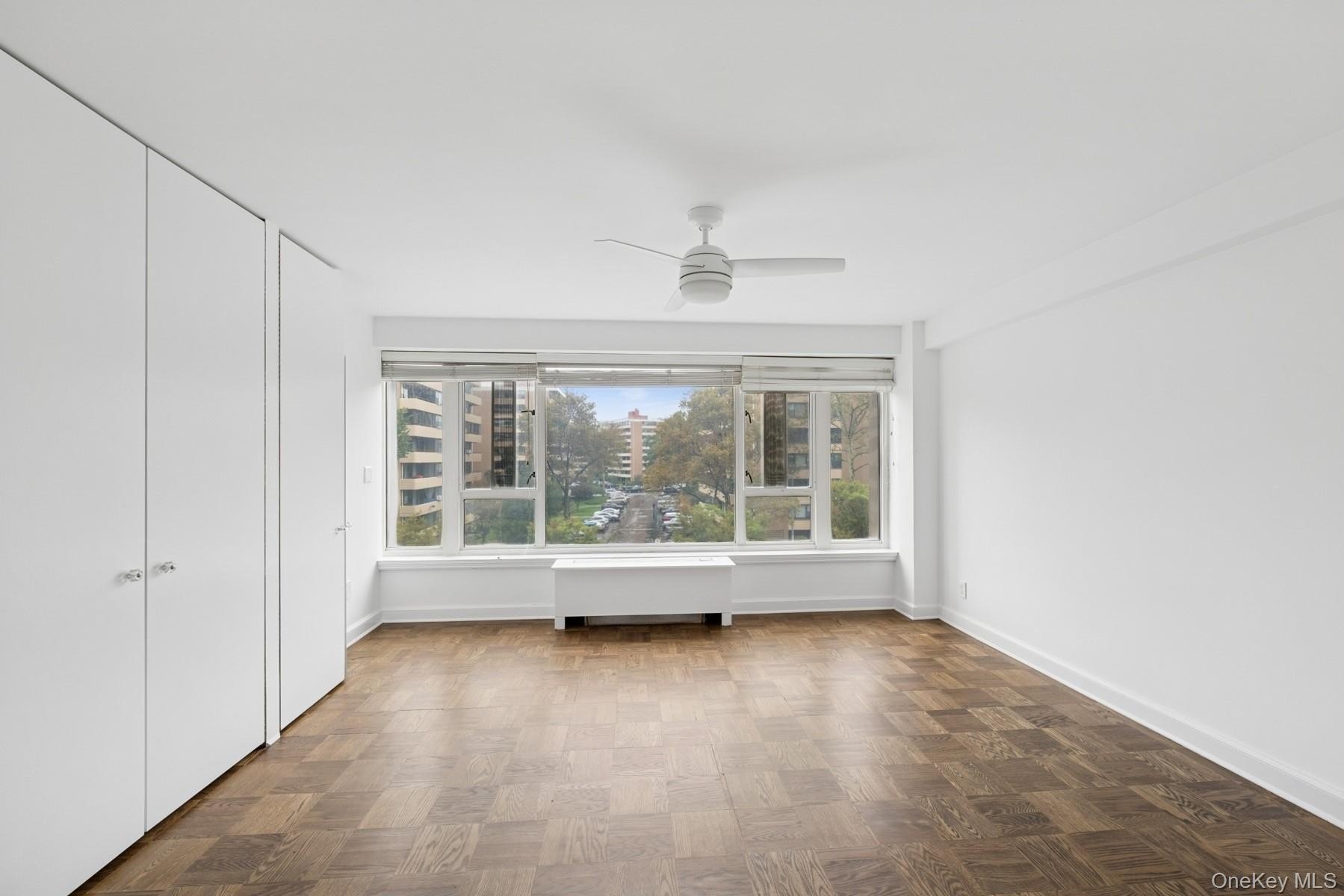 Beechhurst, New York, 11357, United States, 3 Bedrooms Bedrooms, ,2 BathroomsBathrooms,Residential,For Sale,1975309