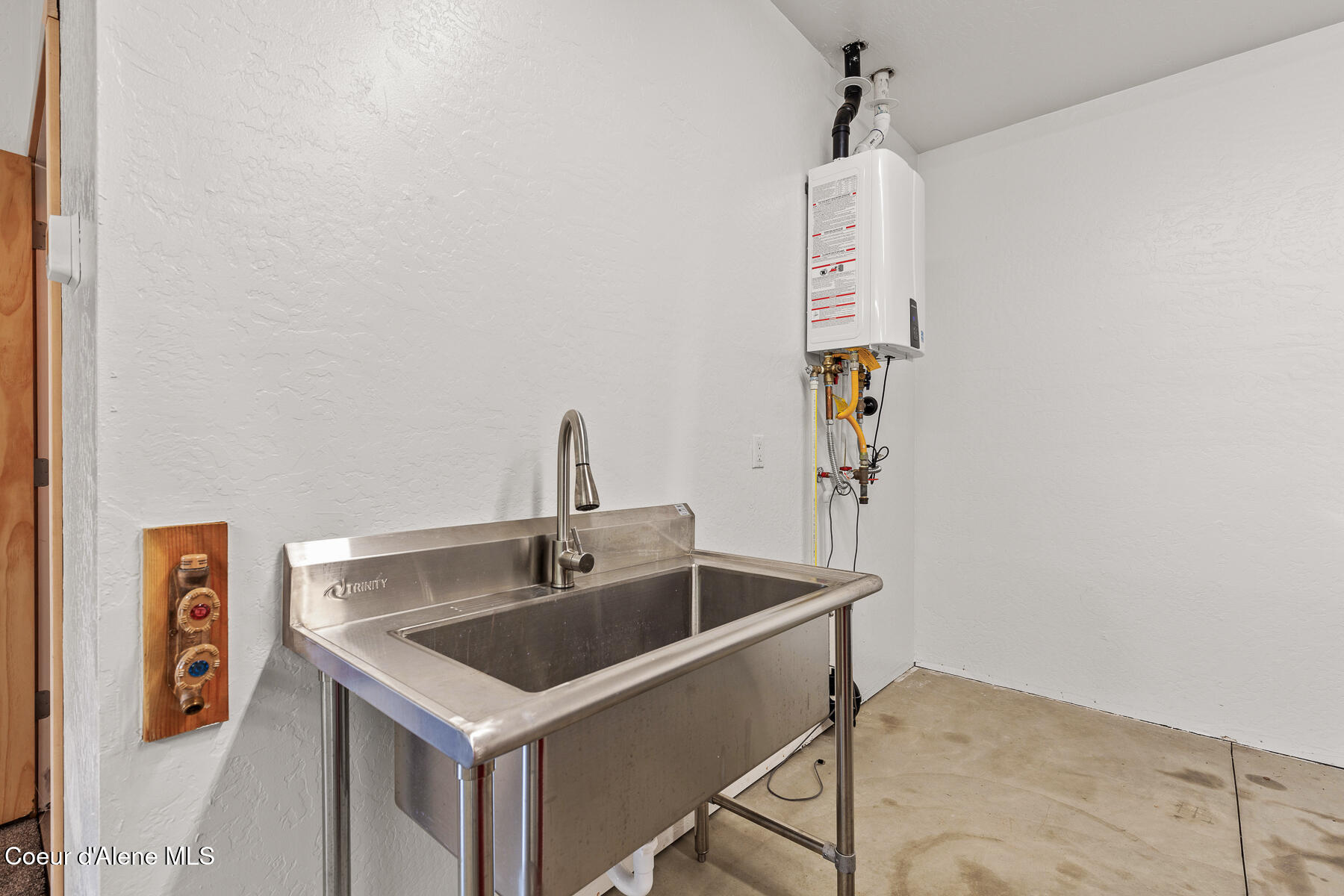 Spirit Lake, Idaho, 83869, United States, 3 Bedrooms Bedrooms, ,2 BathroomsBathrooms,Residential,For Sale,1981363