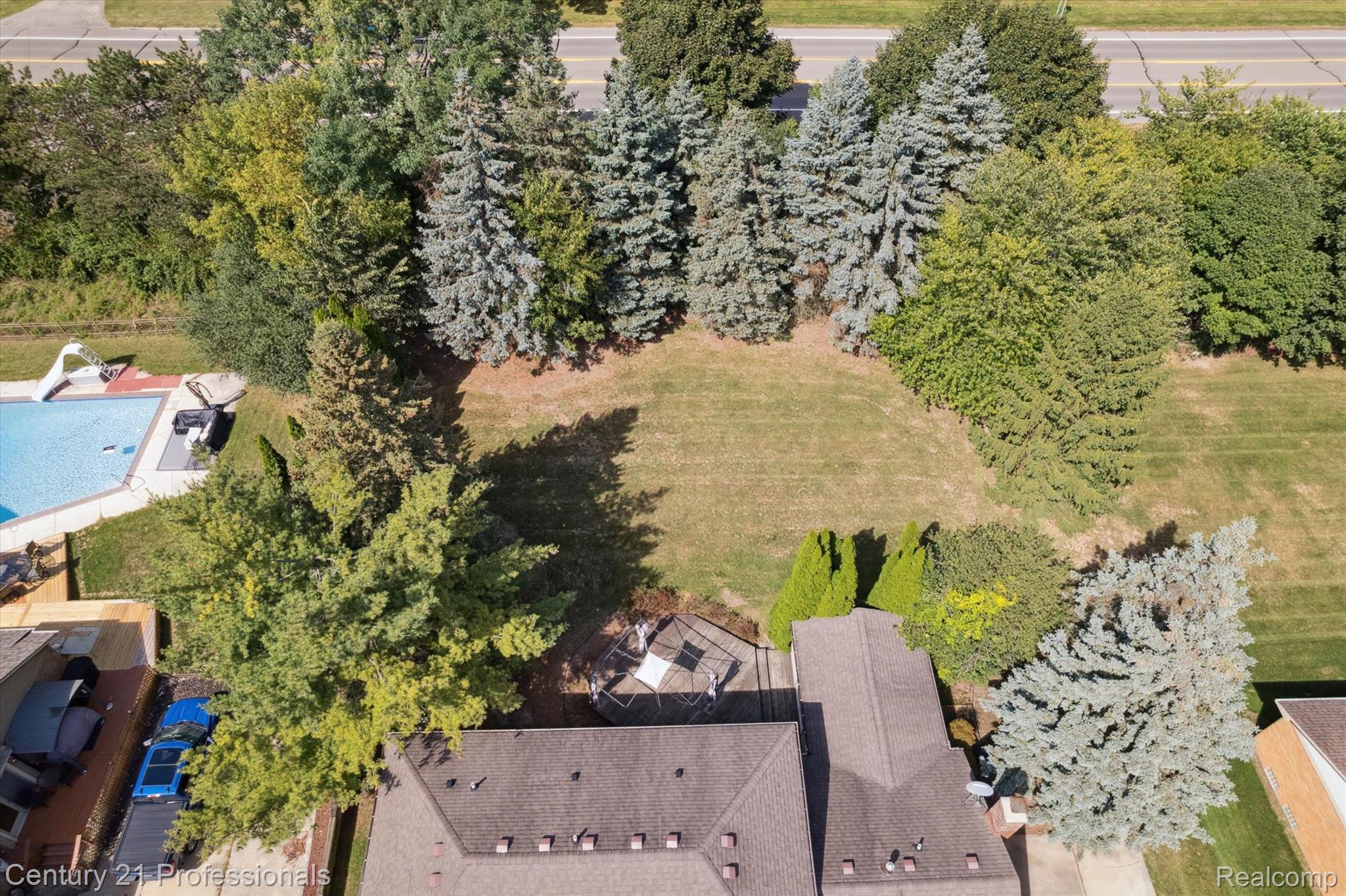 Northville, Michigan, 48167, United States, 4 Bedrooms Bedrooms, ,3 BathroomsBathrooms,Residential,For Sale,1980855