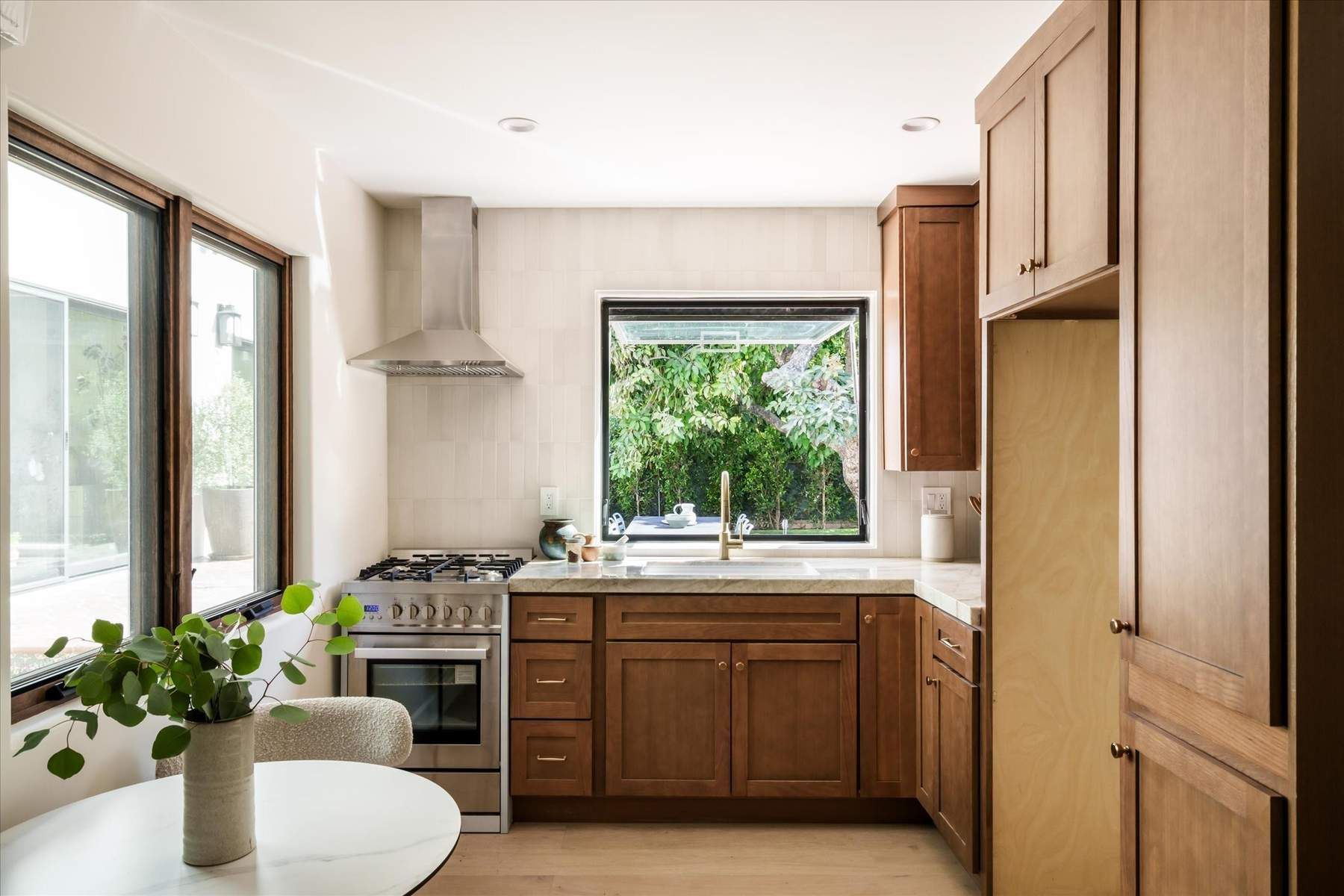  1545 N Benton Way - 物件實景