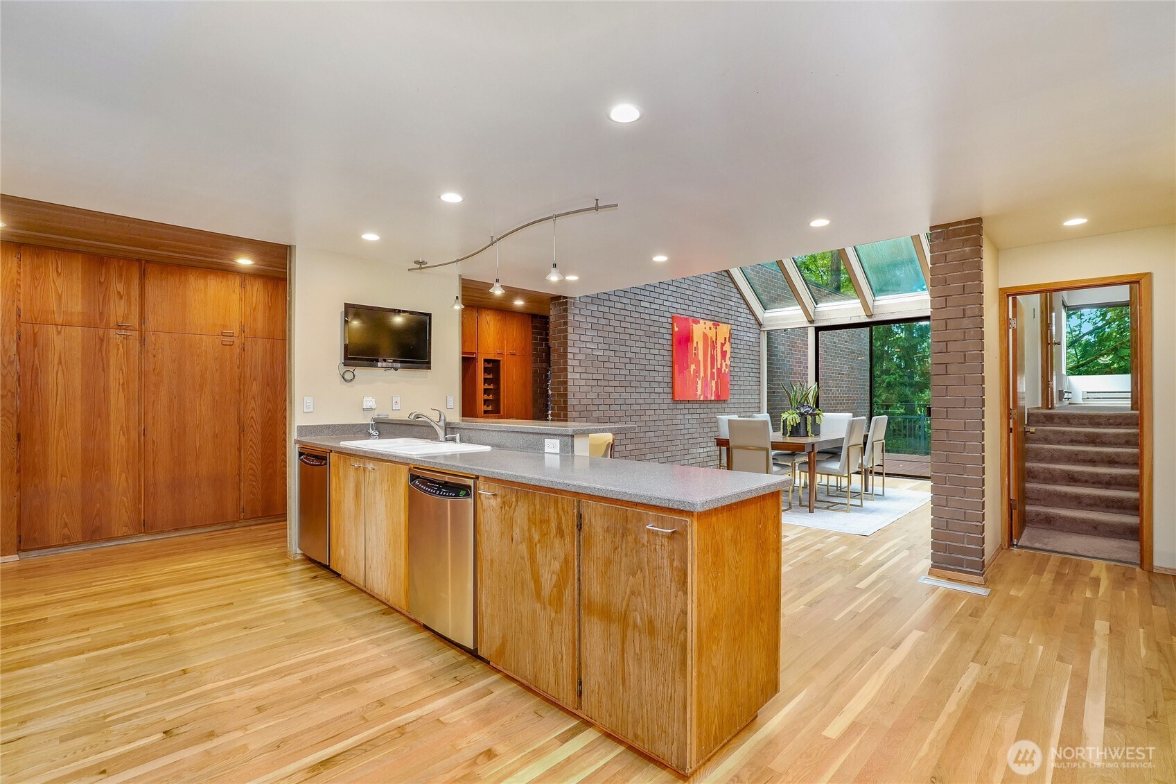 Renton, Washington, 98059, United States, 5 Bedrooms Bedrooms, ,4 BathroomsBathrooms,Residential,For Sale,1925920