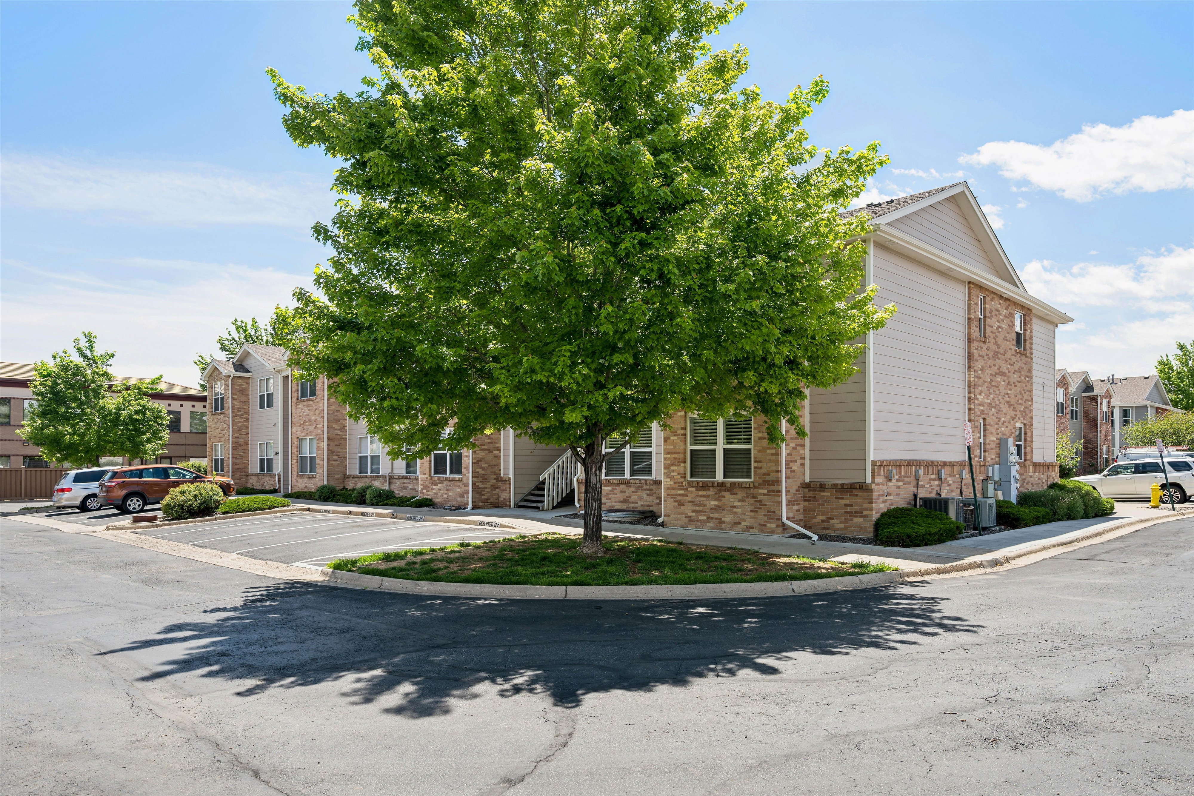  Refreshed, Move-in Ready, And Priced With The Market In Mind - 物件實景