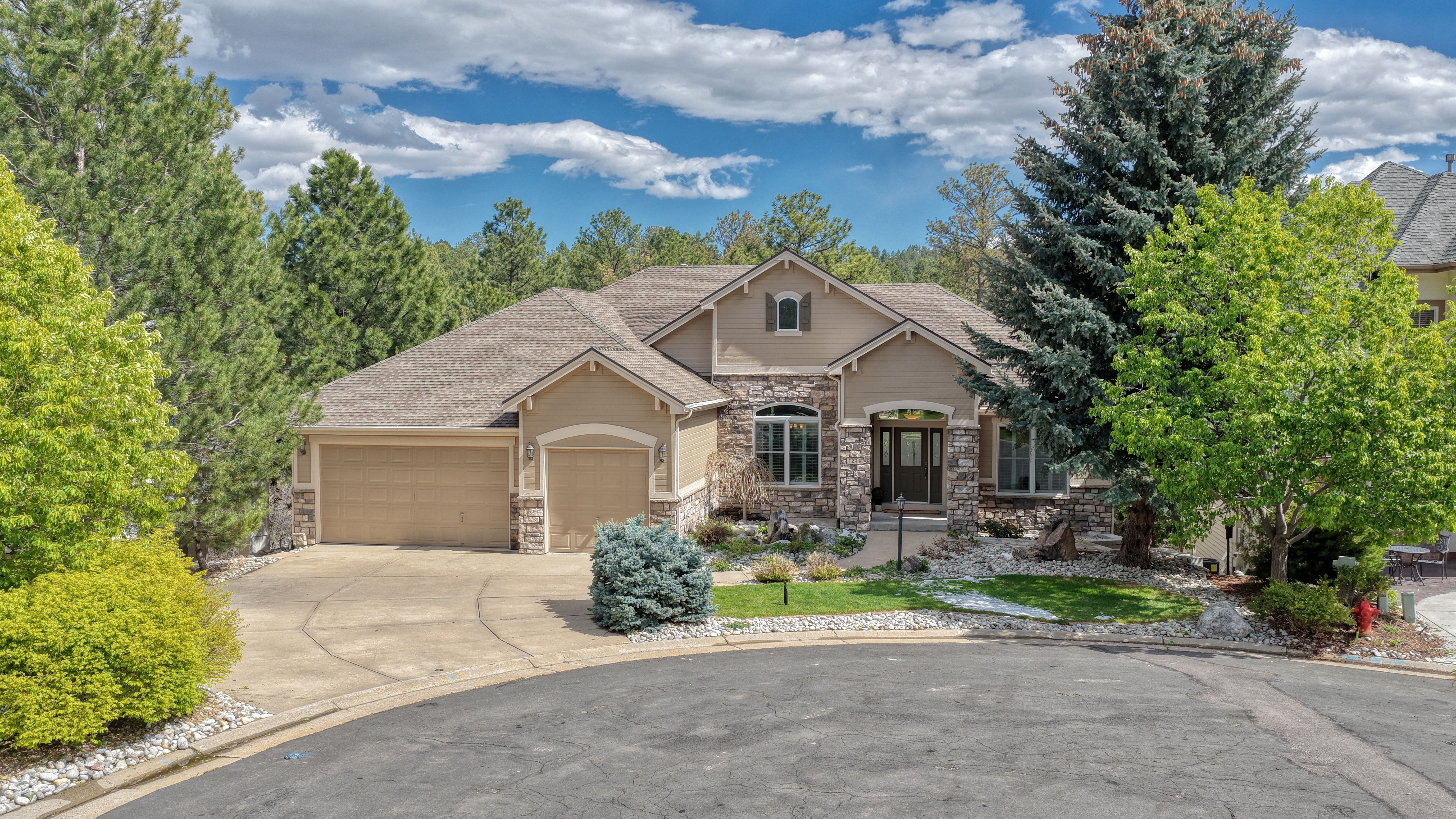  Forest Park Ranch Home with Golf Course Views - 物件實景