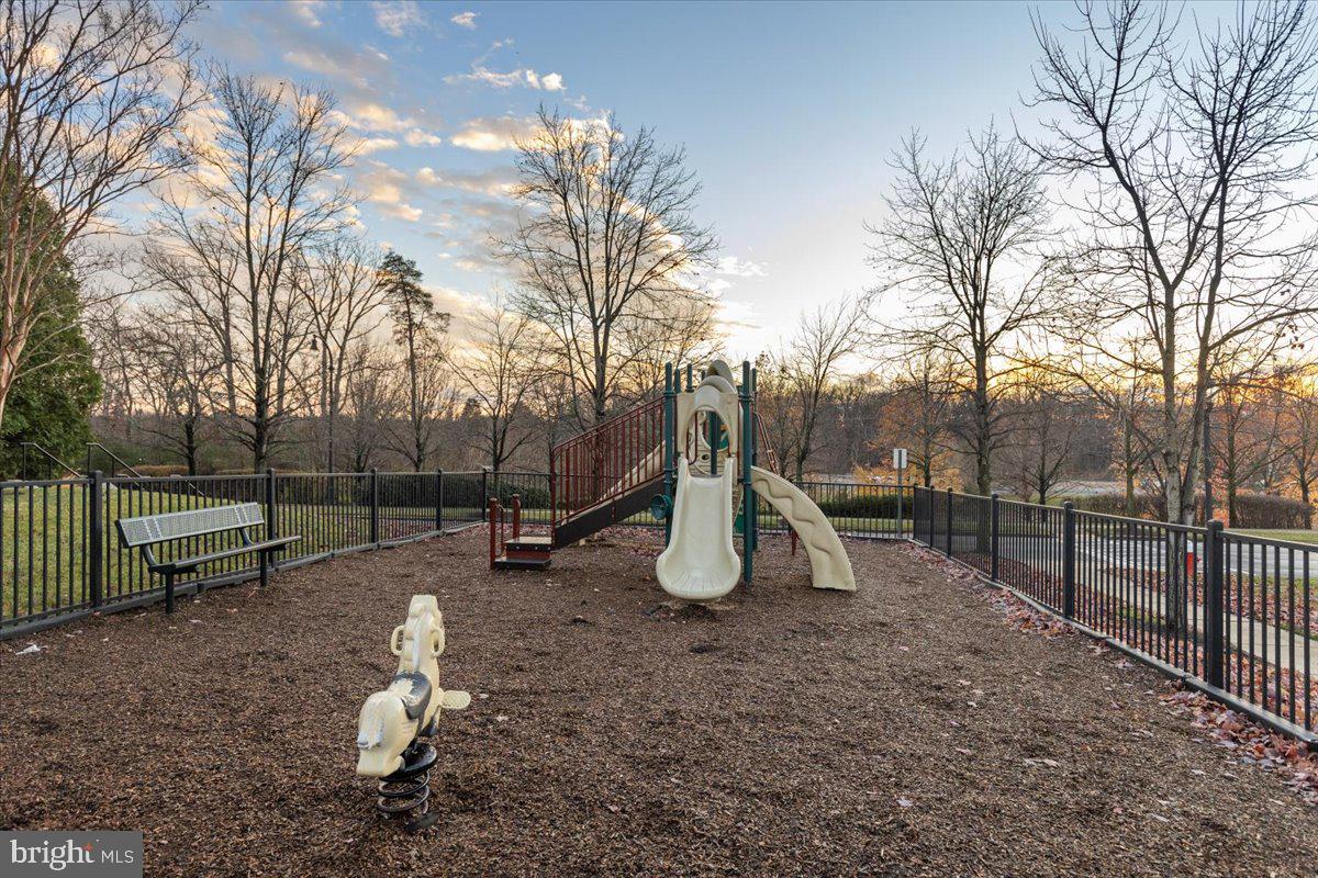 Leesburg, Virginia, 20176, United States, 3 Bedrooms Bedrooms, ,4 BathroomsBathrooms,Residential,For Sale,2003528