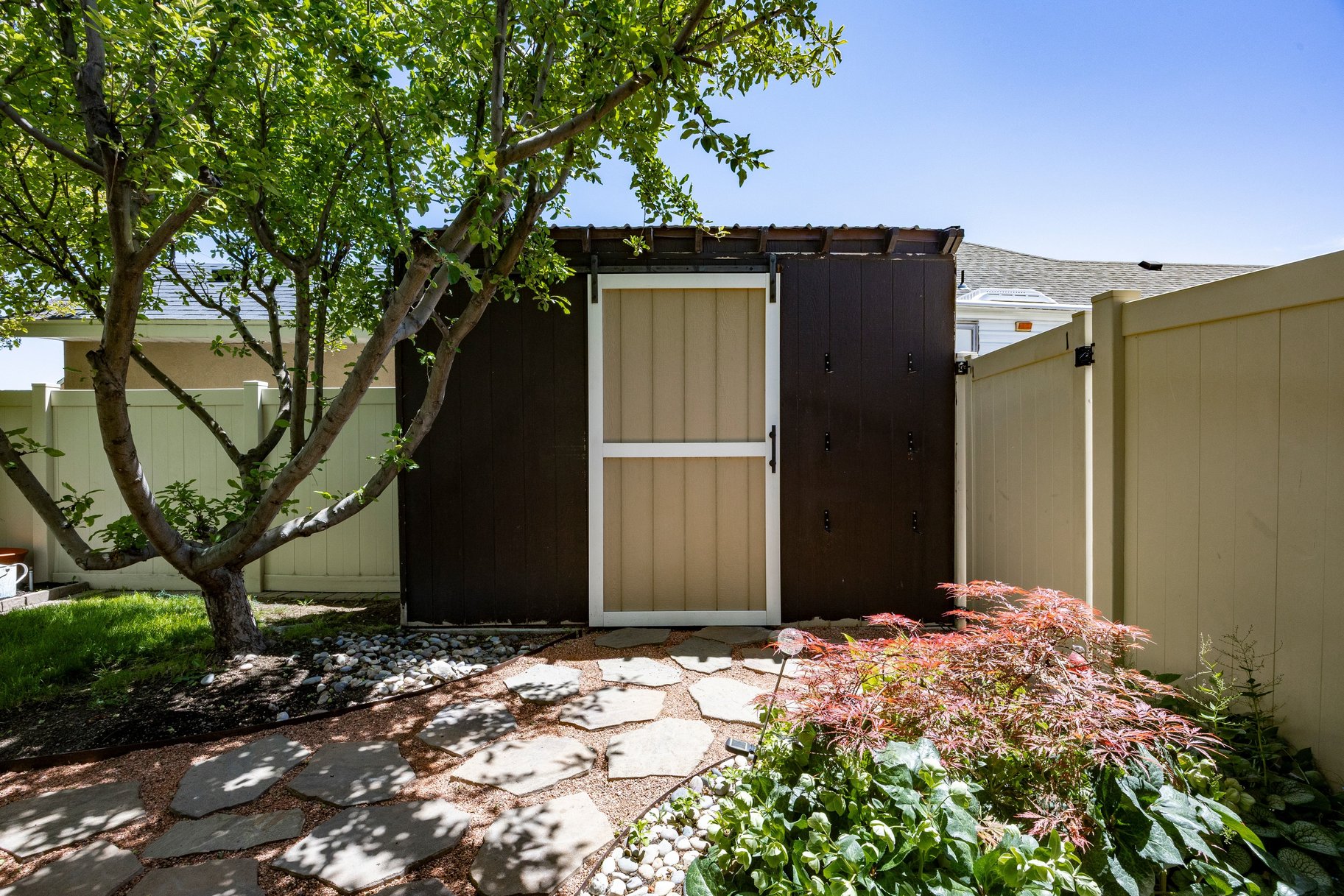  Enjoy Single Level Living at It