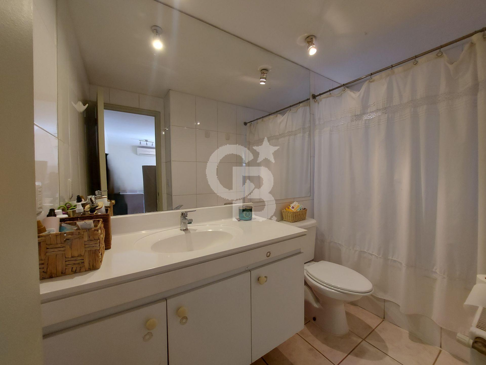 Huechuraba, Chile, 5 Bedrooms Bedrooms, ,4 BathroomsBathrooms,Residential,For Sale,2003220