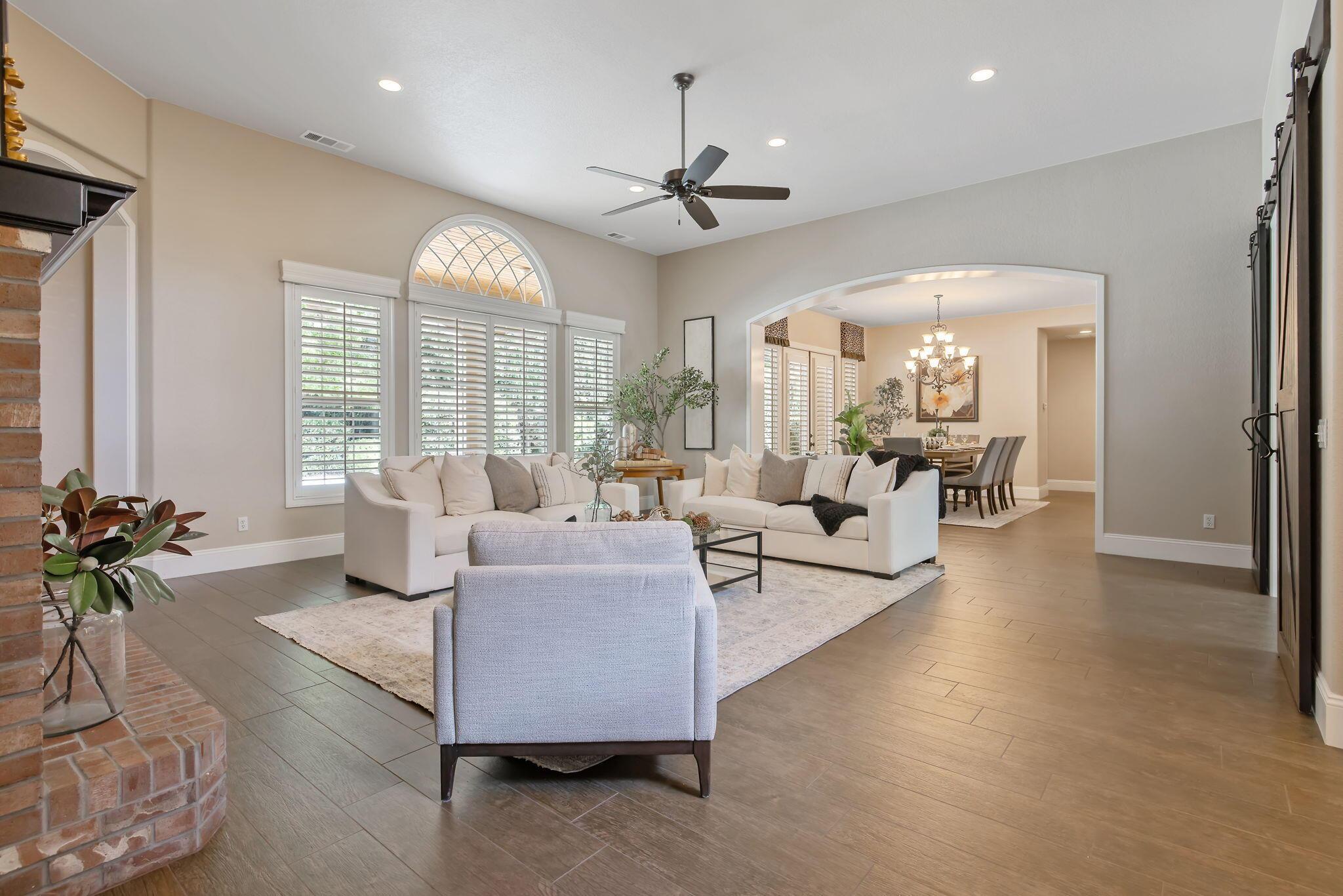Visalia, California, 93277, United States, 3 Bedrooms Bedrooms, ,2 BathroomsBathrooms,Residential,For Sale,2048559