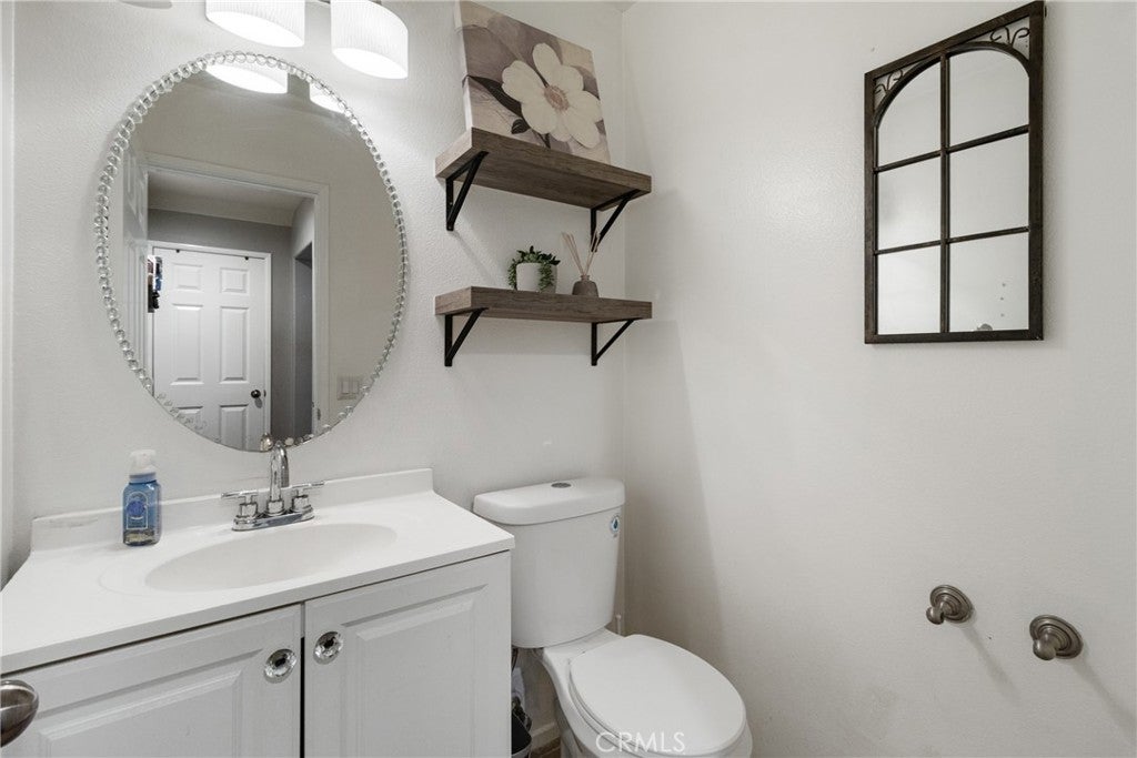 Valencia, California, 91355, United States, 3 Bedrooms Bedrooms, ,3 BathroomsBathrooms,Residential,For Sale,1941622